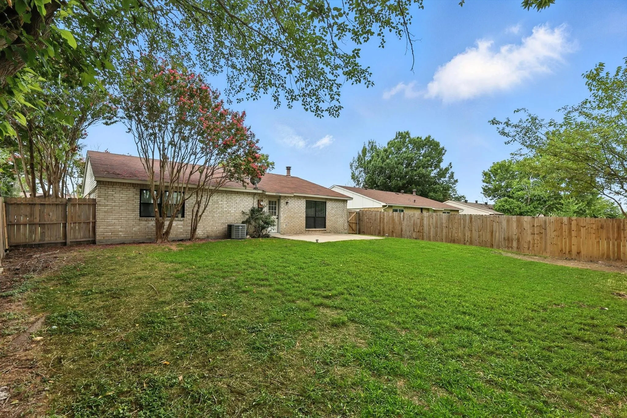Single Family Residence For Rent in Denton County , 5221 Knox Drive, The Colony, Texas 75056, 3 Bedroom, 2 Bathroom, 2 Garage spaces, 1,379 Sqft, built in 1974, mls#21391291, Real Estate Agent in The Colony, Homes For Rent in Denton county, Homes For Rent in The Colony, Realtor in The Colony Texas, Real Estate Brokerage Independent Realty Texas, Luminita Cordes Realtor