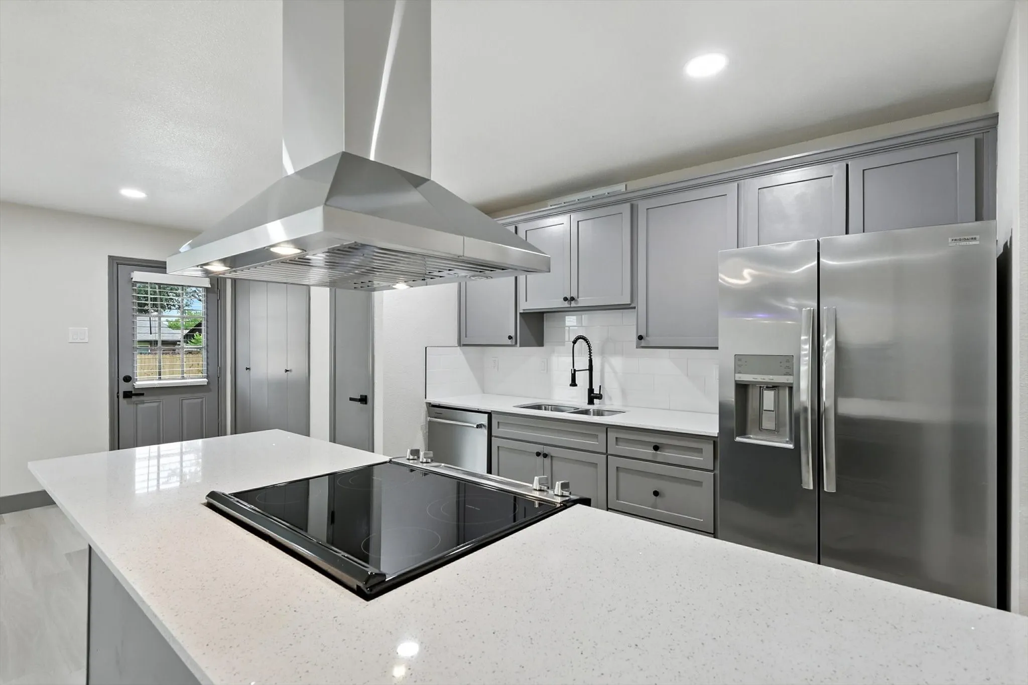 Single Family Residence For Rent in Denton County , 5221 Knox Drive, The Colony, Texas 75056, 3 Bedroom, 2 Bathroom, 2 Garage spaces, 1,379 Sqft, built in 1974, mls#21391291, Real Estate Agent in The Colony, Homes For Rent in Denton county, Homes For Rent in The Colony, Realtor in The Colony Texas, Real Estate Brokerage Independent Realty Texas, Luminita Cordes Realtor