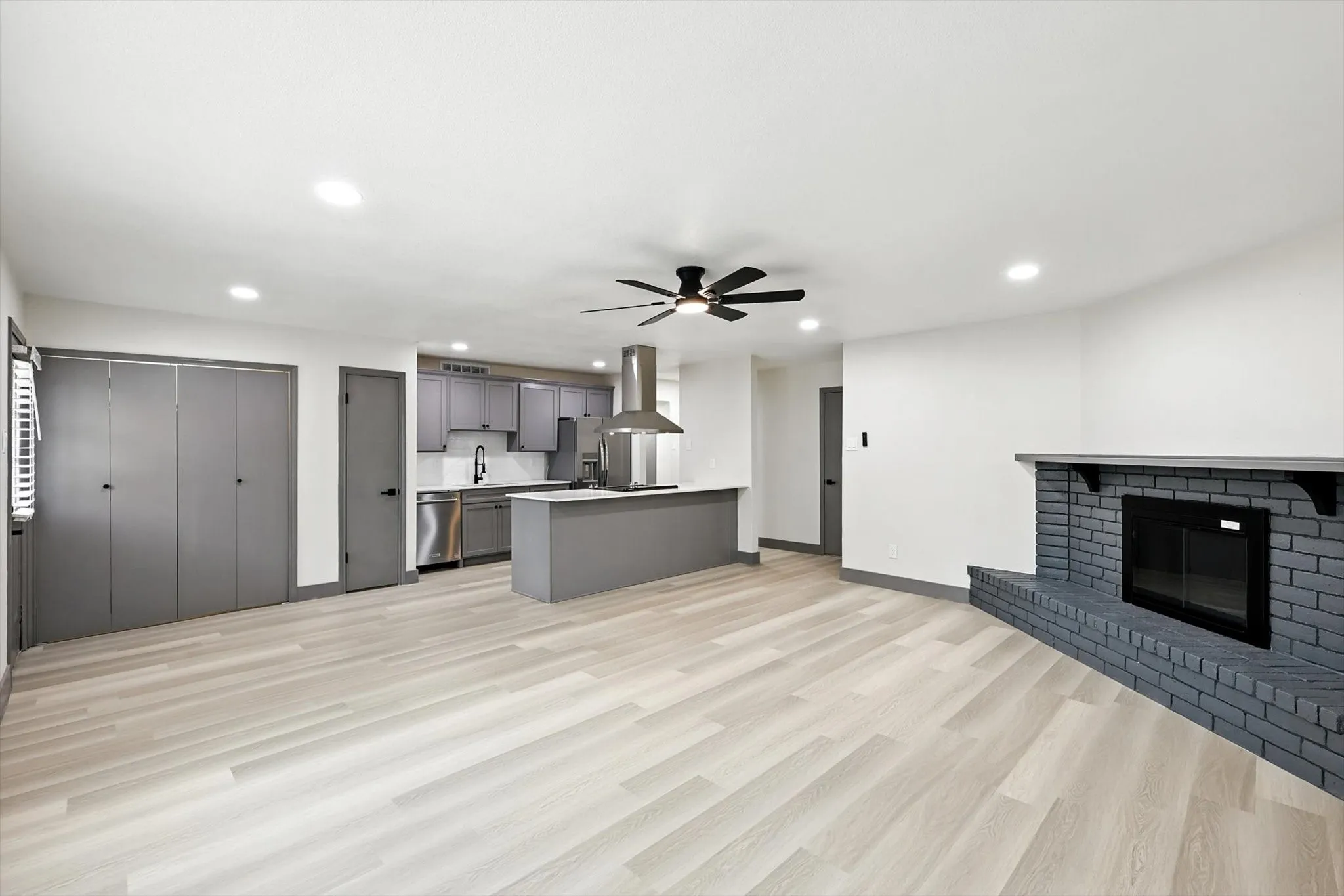 Single Family Residence For Rent in Denton County , 5221 Knox Drive, The Colony, Texas 75056, 3 Bedroom, 2 Bathroom, 2 Garage spaces, 1,379 Sqft, built in 1974, mls#21391291, Real Estate Agent in The Colony, Homes For Rent in Denton county, Homes For Rent in The Colony, Realtor in The Colony Texas, Real Estate Brokerage Independent Realty Texas, Luminita Cordes Realtor