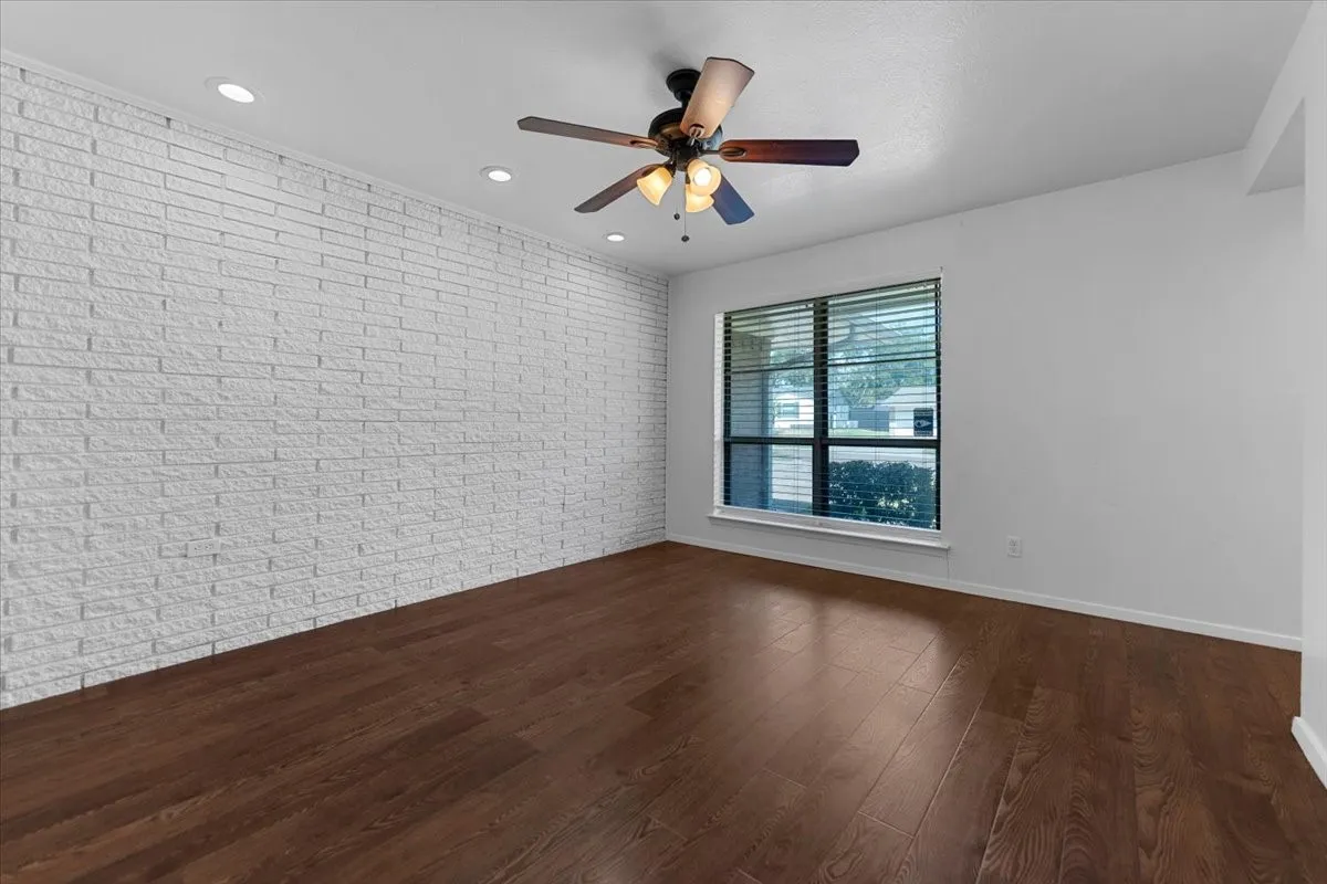 Single Family Residence For Rent in Dallas County , 817 Warren Way, Richardson, Texas 75080, 3 Bedroom, 2 Bathroom, 2 Garage spaces, 1,296 Sqft, built in 1961, mls#21391293, Real Estate Agent in Richardson, Homes For Rent in Dallas county, Homes For Rent in Richardson, Realtor in Richardson Texas, Real Estate Brokerage Independent Realty Texas, Luminita Cordes Realtor
