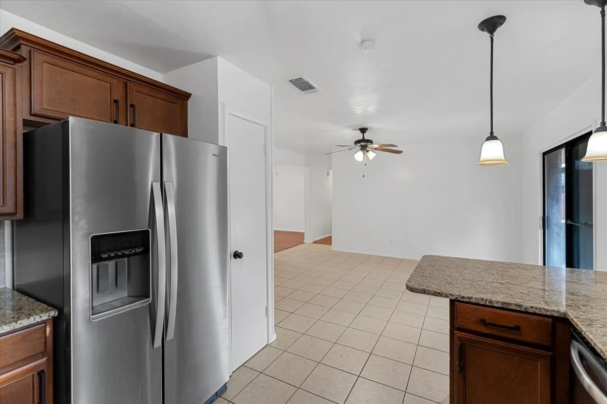 Single Family Residence For Rent in Dallas County , 817 Warren Way, Richardson, Texas 75080, 3 Bedroom, 2 Bathroom, 2 Garage spaces, 1,296 Sqft, built in 1961, mls#21391293, Real Estate Agent in Richardson, Homes For Rent in Dallas county, Homes For Rent in Richardson, Realtor in Richardson Texas, Real Estate Brokerage Independent Realty Texas, Luminita Cordes Realtor