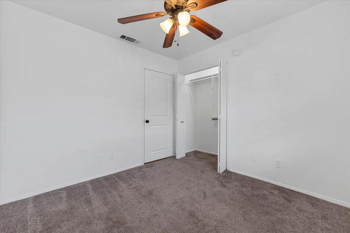 Single Family Residence For Rent in Dallas County , 817 Warren Way, Richardson, Texas 75080, 3 Bedroom, 2 Bathroom, 2 Garage spaces, 1,296 Sqft, built in 1961, mls#21391293, Real Estate Agent in Richardson, Homes For Rent in Dallas county, Homes For Rent in Richardson, Realtor in Richardson Texas, Real Estate Brokerage Independent Realty Texas, Luminita Cordes Realtor