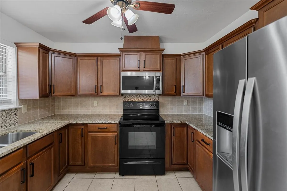 Single Family Residence For Rent in Dallas County , 817 Warren Way, Richardson, Texas 75080, 3 Bedroom, 2 Bathroom, 2 Garage spaces, 1,296 Sqft, built in 1961, mls#21391293, Real Estate Agent in Richardson, Homes For Rent in Dallas county, Homes For Rent in Richardson, Realtor in Richardson Texas, Real Estate Brokerage Independent Realty Texas, Luminita Cordes Realtor