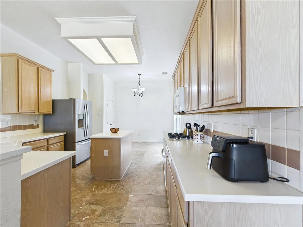 Single Family Residence For Sale in Denton County , 2117 Clubside Drive, Corinth, Texas 76210, 3 Bedroom, 2 Bathroom, 2 Garage spaces, 2,500 Sqft, built in 1999, mls#21391299, Real Estate Agent in Corinth, Homes For Sale in Denton county, Homes For Sale in Corinth, Realtor in Corinth Texas, Real Estate Brokerage Independent Realty Texas, Luminita Cordes Realtor