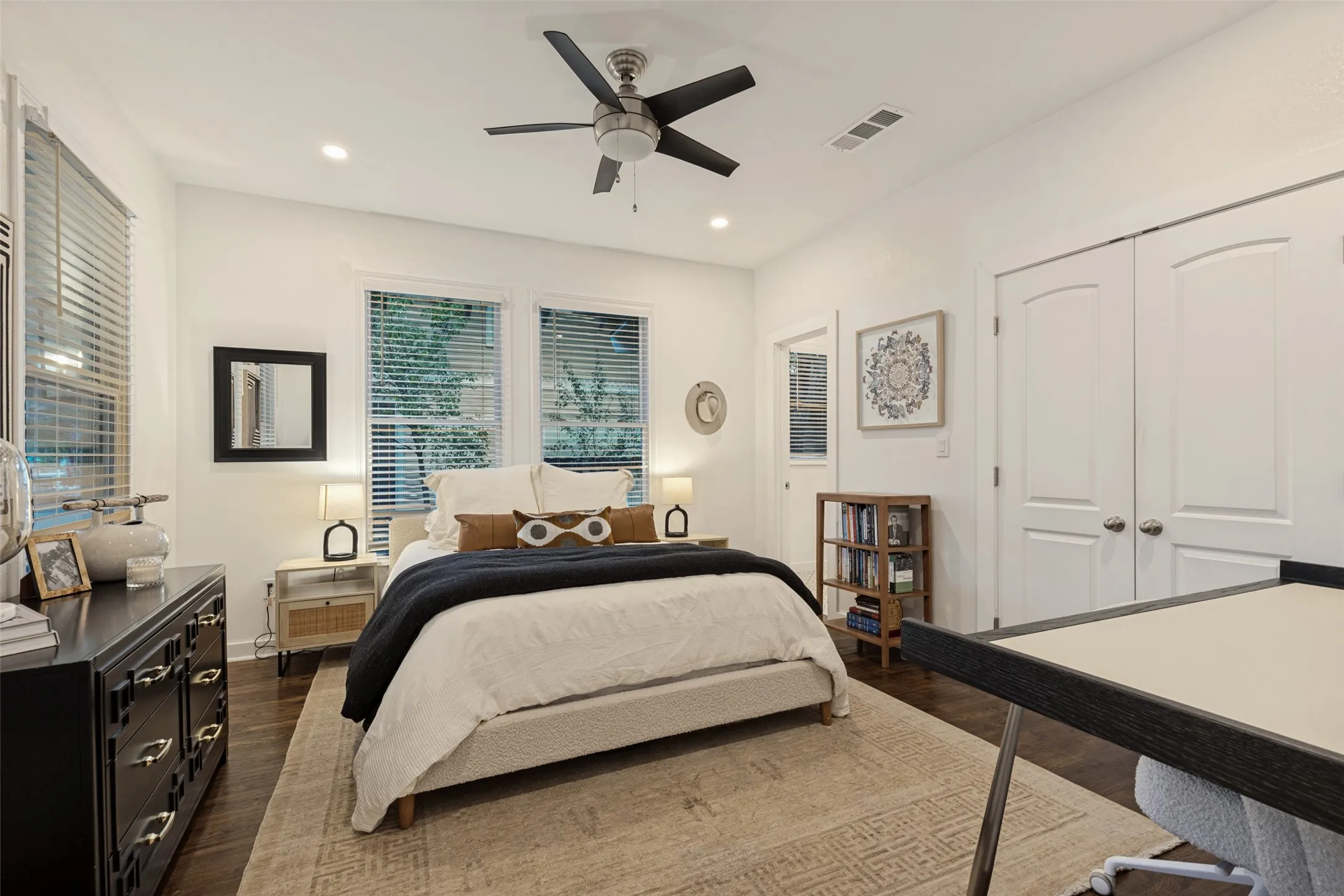 Single Family Residence For Sale in Dallas County , 5336 Miller Avenue, Dallas, Texas 75206, 2 Bedroom, 3 Bathroom, Garage spaces, 1,356 Sqft, built in 1920, mls#21378306, Real Estate Agent in Dallas, Homes For Sale in Dallas county, Homes For Sale in Dallas, Realtor in Dallas Texas, Real Estate Brokerage Independent Realty Texas, Luminita Cordes Realtor