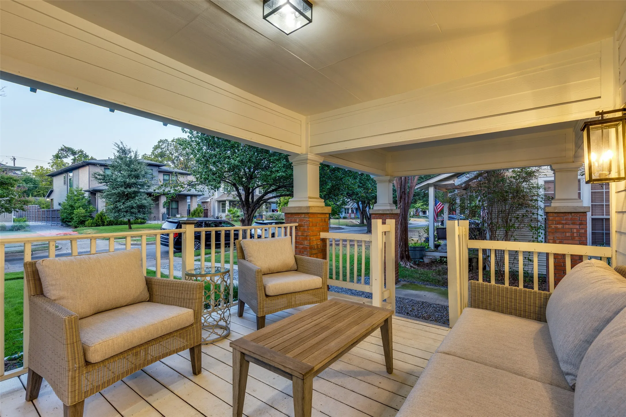 Single Family Residence For Sale in Dallas County , 5336 Miller Avenue, Dallas, Texas 75206, 2 Bedroom, 3 Bathroom, Garage spaces, 1,356 Sqft, built in 1920, mls#21378306, Real Estate Agent in Dallas, Homes For Sale in Dallas county, Homes For Sale in Dallas, Realtor in Dallas Texas, Real Estate Brokerage Independent Realty Texas, Luminita Cordes Realtor