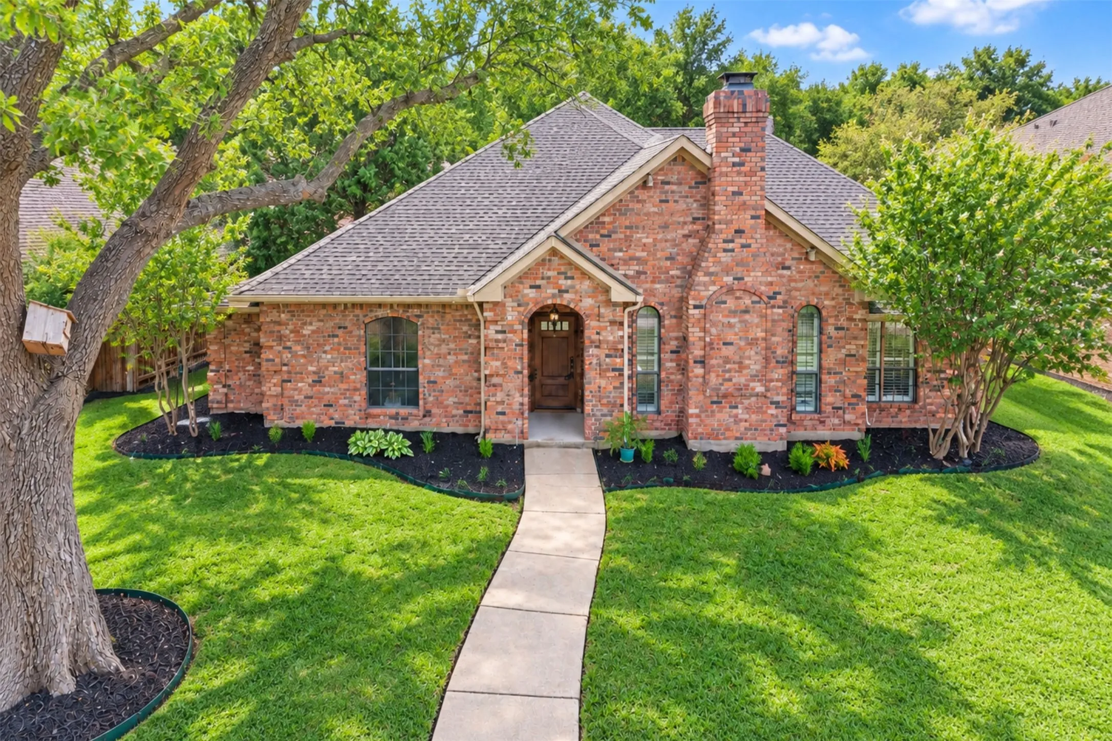 Single Family Residence For Sale in Collin County , 6309 Bradley Lane, Plano, Texas 75023, 4 Bedroom, 3 Bathroom, 2 Garage spaces, 2,374 Sqft, built in 1984, mls#21386823, Real Estate Agent in Plano, Homes For Sale in Collin county, Homes For Sale in Plano, Realtor in Plano Texas, Real Estate Brokerage Independent Realty Texas, Luminita Cordes Realtor