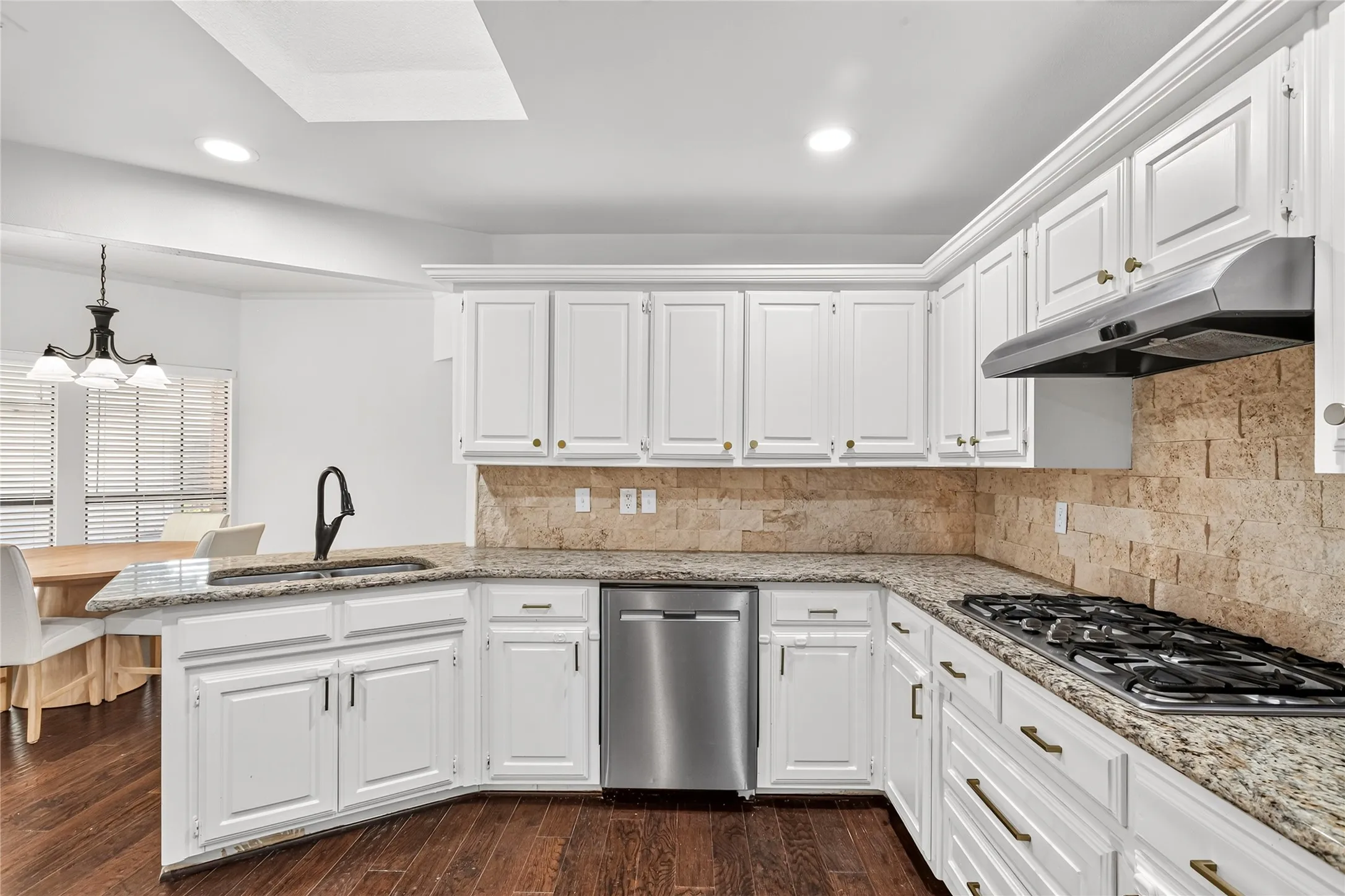 Single Family Residence For Sale in Collin County , 6309 Bradley Lane, Plano, Texas 75023, 4 Bedroom, 3 Bathroom, 2 Garage spaces, 2,374 Sqft, built in 1984, mls#21386823, Real Estate Agent in Plano, Homes For Sale in Collin county, Homes For Sale in Plano, Realtor in Plano Texas, Real Estate Brokerage Independent Realty Texas, Luminita Cordes Realtor
