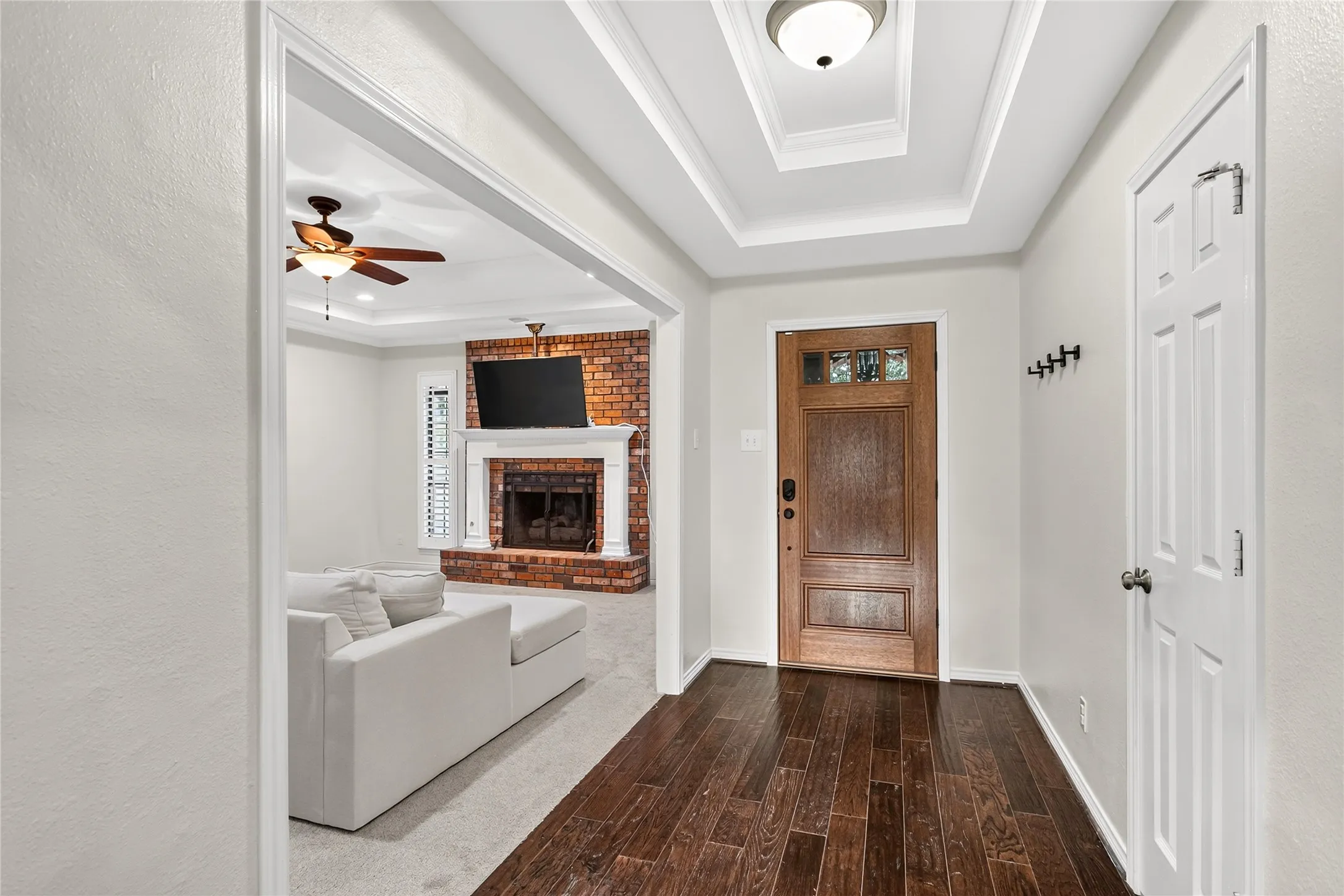 Single Family Residence For Sale in Collin County , 6309 Bradley Lane, Plano, Texas 75023, 4 Bedroom, 3 Bathroom, 2 Garage spaces, 2,374 Sqft, built in 1984, mls#21386823, Real Estate Agent in Plano, Homes For Sale in Collin county, Homes For Sale in Plano, Realtor in Plano Texas, Real Estate Brokerage Independent Realty Texas, Luminita Cordes Realtor