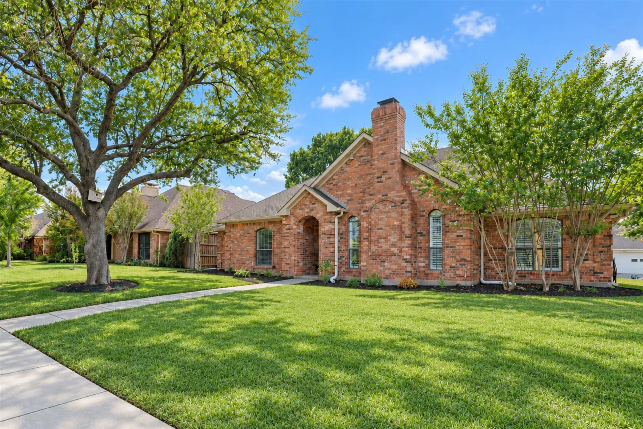 Single Family Residence For Sale in Collin County , 6309 Bradley Lane, Plano, Texas 75023, 4 Bedroom, 3 Bathroom, 2 Garage spaces, 2,374 Sqft, built in 1984, mls#21386823, Real Estate Agent in Plano, Homes For Sale in Collin county, Homes For Sale in Plano, Realtor in Plano Texas, Real Estate Brokerage Independent Realty Texas, Luminita Cordes Realtor