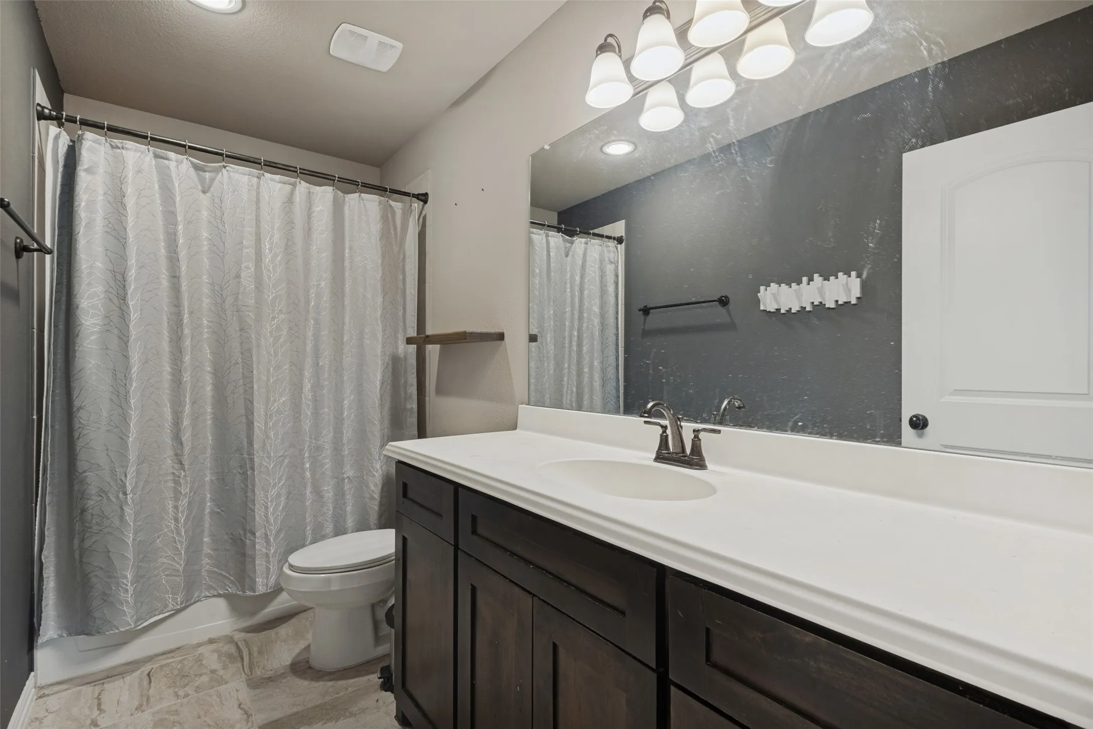 Single Family Residence For Sale in Collin County , 240 Teakwood Drive, Princeton, Texas 75407, 4 Bedroom, 4 Bathroom, 2 Garage spaces, 2,531 Sqft, built in 2020, mls#21391185, Real Estate Agent in Princeton, Homes For Sale in Collin county, Homes For Sale in Princeton, Realtor in Princeton Texas, Real Estate Brokerage Independent Realty Texas, Luminita Cordes Realtor