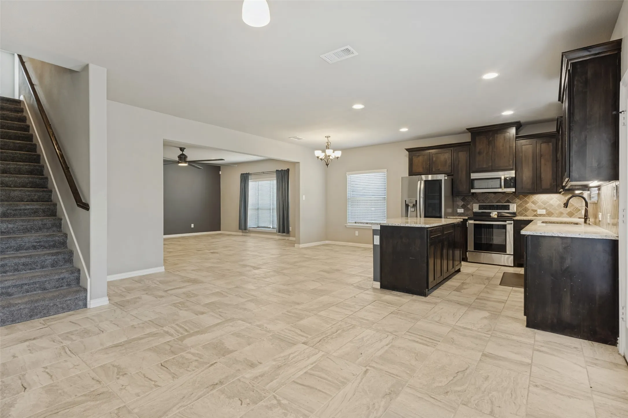 Single Family Residence For Sale in Collin County , 240 Teakwood Drive, Princeton, Texas 75407, 4 Bedroom, 4 Bathroom, 2 Garage spaces, 2,531 Sqft, built in 2020, mls#21391185, Real Estate Agent in Princeton, Homes For Sale in Collin county, Homes For Sale in Princeton, Realtor in Princeton Texas, Real Estate Brokerage Independent Realty Texas, Luminita Cordes Realtor