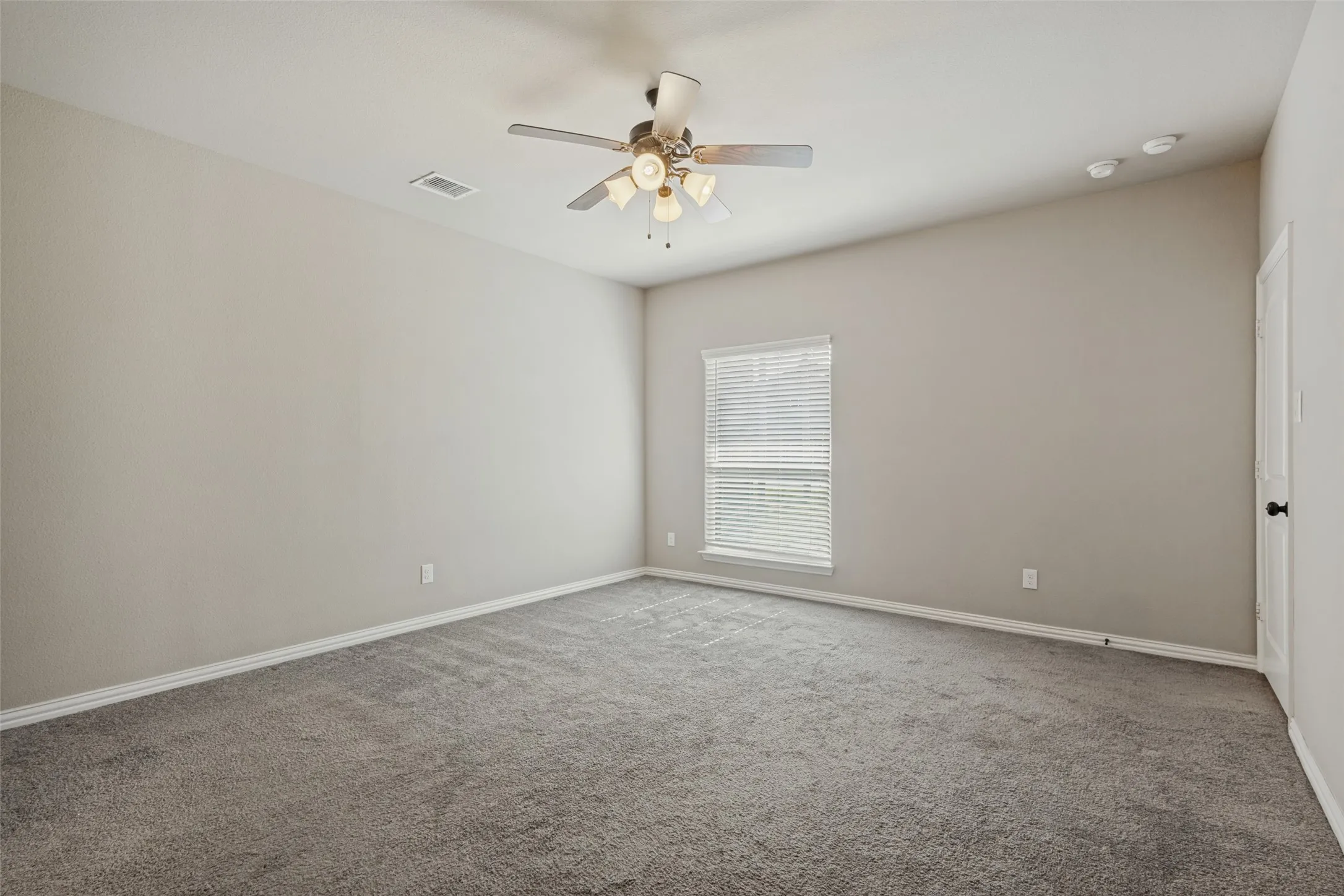 Single Family Residence For Sale in Collin County , 240 Teakwood Drive, Princeton, Texas 75407, 4 Bedroom, 4 Bathroom, 2 Garage spaces, 2,531 Sqft, built in 2020, mls#21391185, Real Estate Agent in Princeton, Homes For Sale in Collin county, Homes For Sale in Princeton, Realtor in Princeton Texas, Real Estate Brokerage Independent Realty Texas, Luminita Cordes Realtor