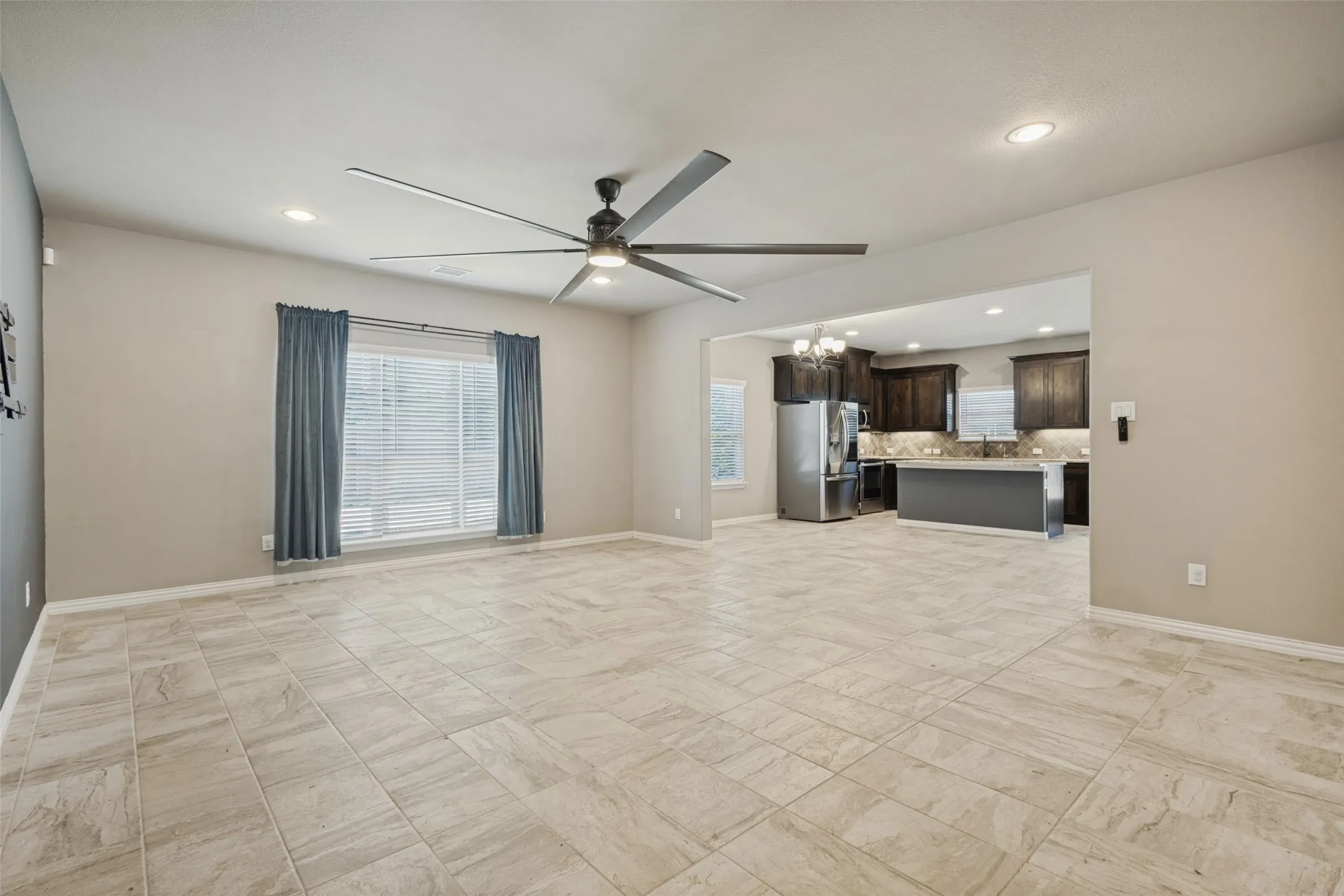 Single Family Residence For Sale in Collin County , 240 Teakwood Drive, Princeton, Texas 75407, 4 Bedroom, 4 Bathroom, 2 Garage spaces, 2,531 Sqft, built in 2020, mls#21391185, Real Estate Agent in Princeton, Homes For Sale in Collin county, Homes For Sale in Princeton, Realtor in Princeton Texas, Real Estate Brokerage Independent Realty Texas, Luminita Cordes Realtor