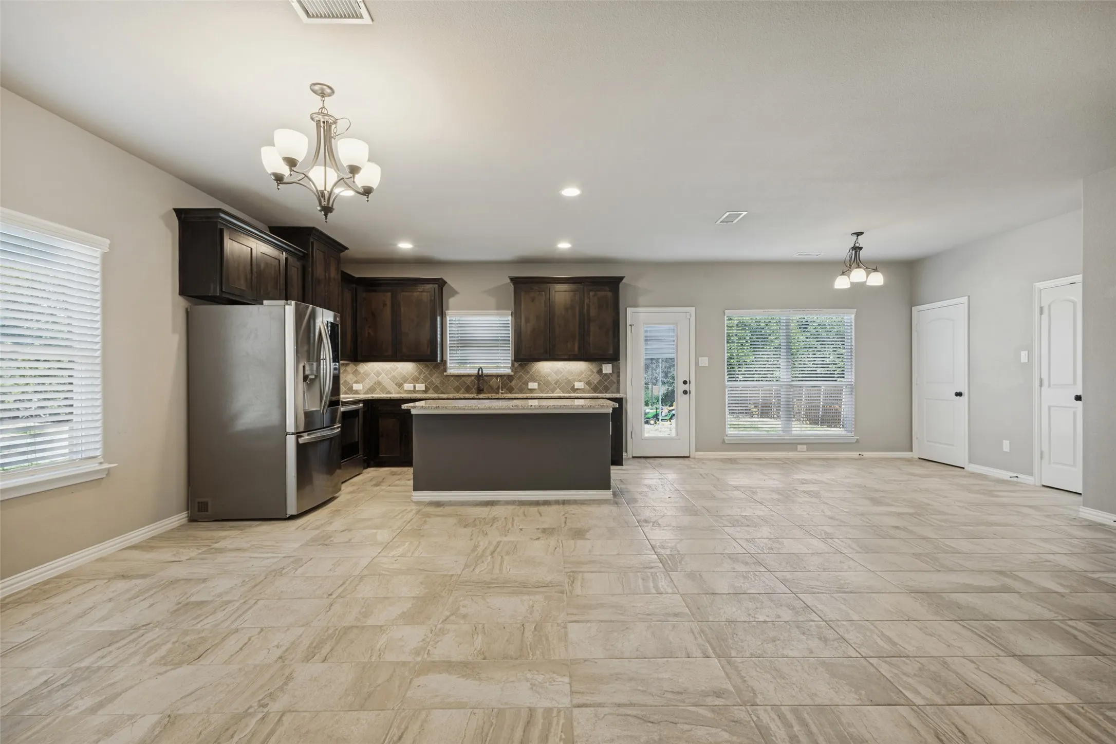 Single Family Residence For Sale in Collin County , 240 Teakwood Drive, Princeton, Texas 75407, 4 Bedroom, 4 Bathroom, 2 Garage spaces, 2,531 Sqft, built in 2020, mls#21391185, Real Estate Agent in Princeton, Homes For Sale in Collin county, Homes For Sale in Princeton, Realtor in Princeton Texas, Real Estate Brokerage Independent Realty Texas, Luminita Cordes Realtor