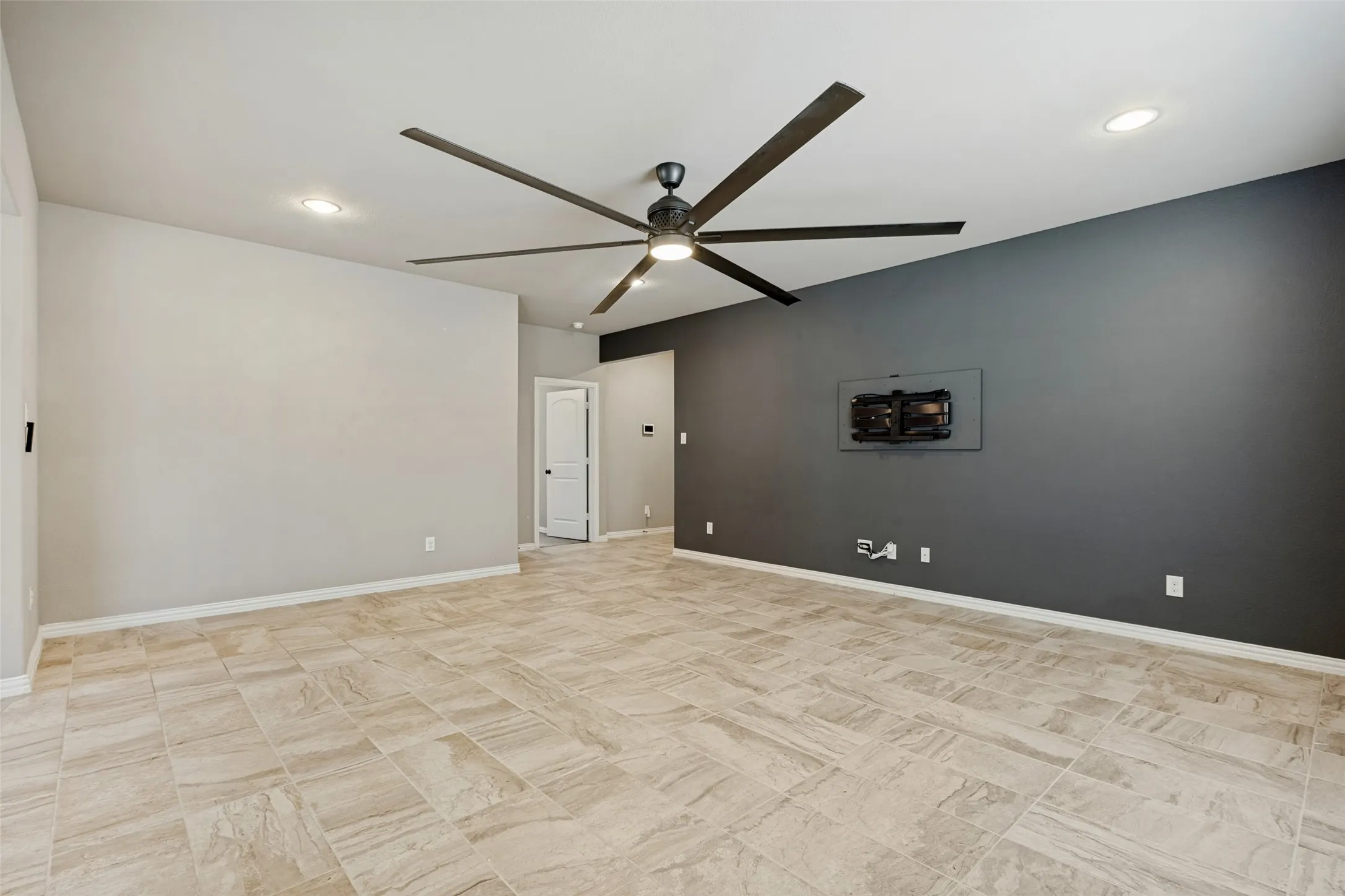 Single Family Residence For Sale in Collin County , 240 Teakwood Drive, Princeton, Texas 75407, 4 Bedroom, 4 Bathroom, 2 Garage spaces, 2,531 Sqft, built in 2020, mls#21391185, Real Estate Agent in Princeton, Homes For Sale in Collin county, Homes For Sale in Princeton, Realtor in Princeton Texas, Real Estate Brokerage Independent Realty Texas, Luminita Cordes Realtor
