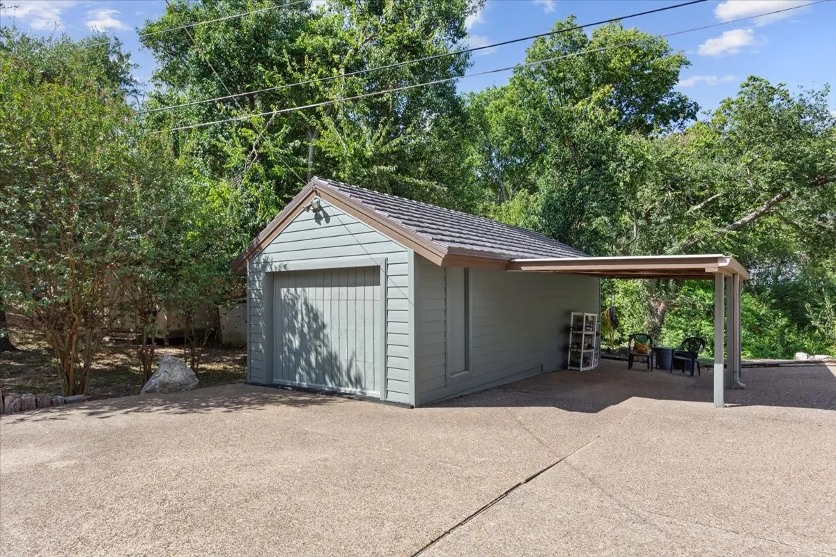 Single Family Residence For Sale in Mc Lennan County , 3724 Greenleaf Drive, Waco, Texas 76710, 3 Bedroom, 3 Bathroom, 3 Garage spaces, 3,719 Sqft, built in 1981, mls#21391060, Real Estate Agent in Waco, Homes For Sale in Mc Lennan county, Homes For Sale in Waco, Realtor in Waco Texas, Real Estate Brokerage Independent Realty Texas, Luminita Cordes Realtor