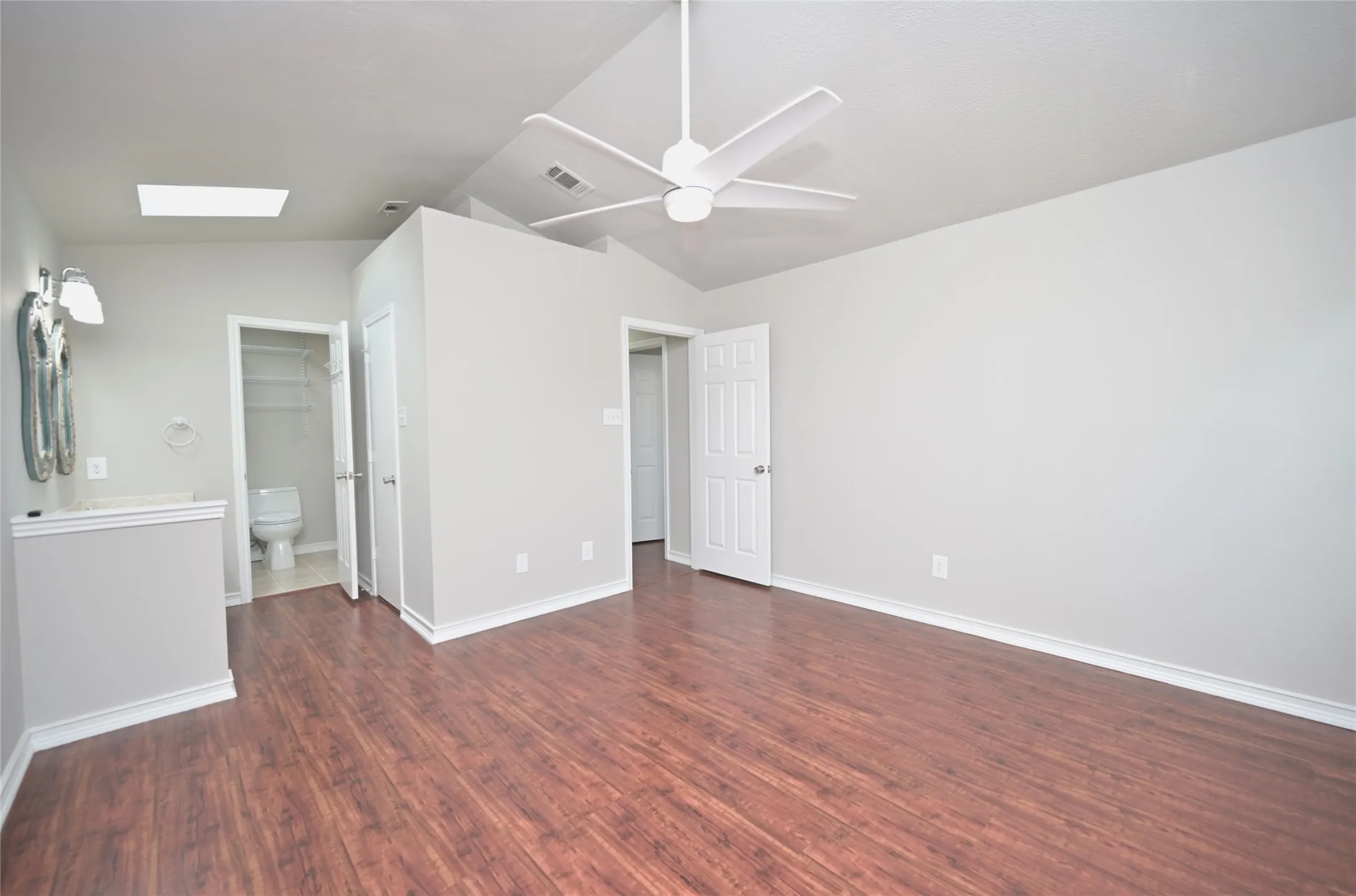 Single Family Residence For Sale in Tarrant County , 4649 Misty Ridge Drive, Fort Worth, Texas 76137, 3 Bedroom, 2 Bathroom, 2 Garage spaces, 1,922 Sqft, built in 1986, mls#21367451, Real Estate Agent in Fort Worth, Homes For Sale in Tarrant county, Homes For Sale in Fort Worth, Realtor in Fort Worth Texas, Real Estate Brokerage Independent Realty Texas, Luminita Cordes Realtor