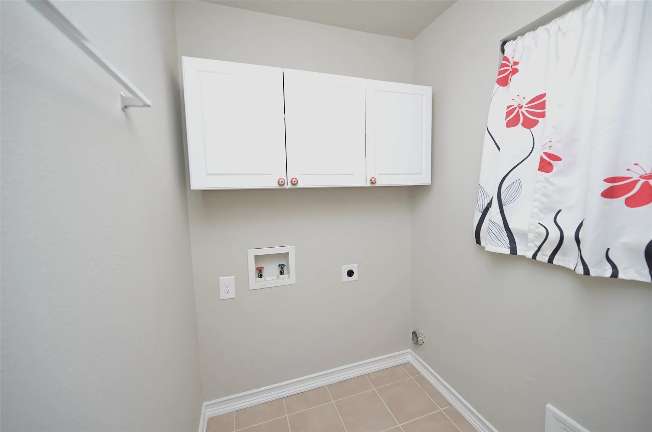 Single Family Residence For Sale in Tarrant County , 4649 Misty Ridge Drive, Fort Worth, Texas 76137, 3 Bedroom, 2 Bathroom, 2 Garage spaces, 1,922 Sqft, built in 1986, mls#21367451, Real Estate Agent in Fort Worth, Homes For Sale in Tarrant county, Homes For Sale in Fort Worth, Realtor in Fort Worth Texas, Real Estate Brokerage Independent Realty Texas, Luminita Cordes Realtor
