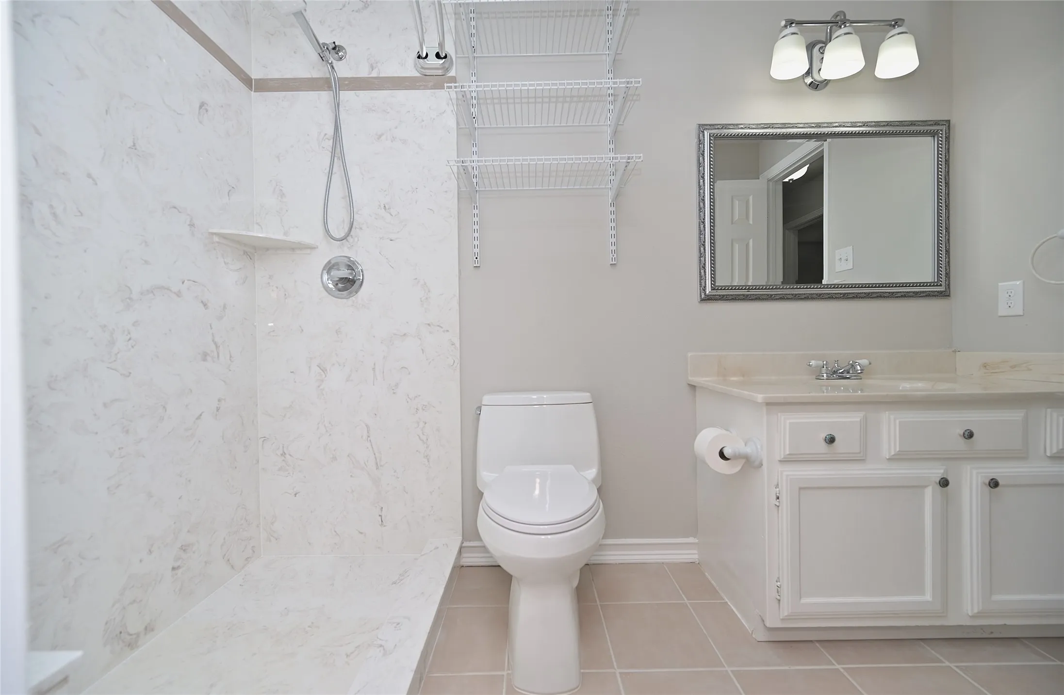 Single Family Residence For Sale in Tarrant County , 4649 Misty Ridge Drive, Fort Worth, Texas 76137, 3 Bedroom, 2 Bathroom, 2 Garage spaces, 1,922 Sqft, built in 1986, mls#21367451, Real Estate Agent in Fort Worth, Homes For Sale in Tarrant county, Homes For Sale in Fort Worth, Realtor in Fort Worth Texas, Real Estate Brokerage Independent Realty Texas, Luminita Cordes Realtor