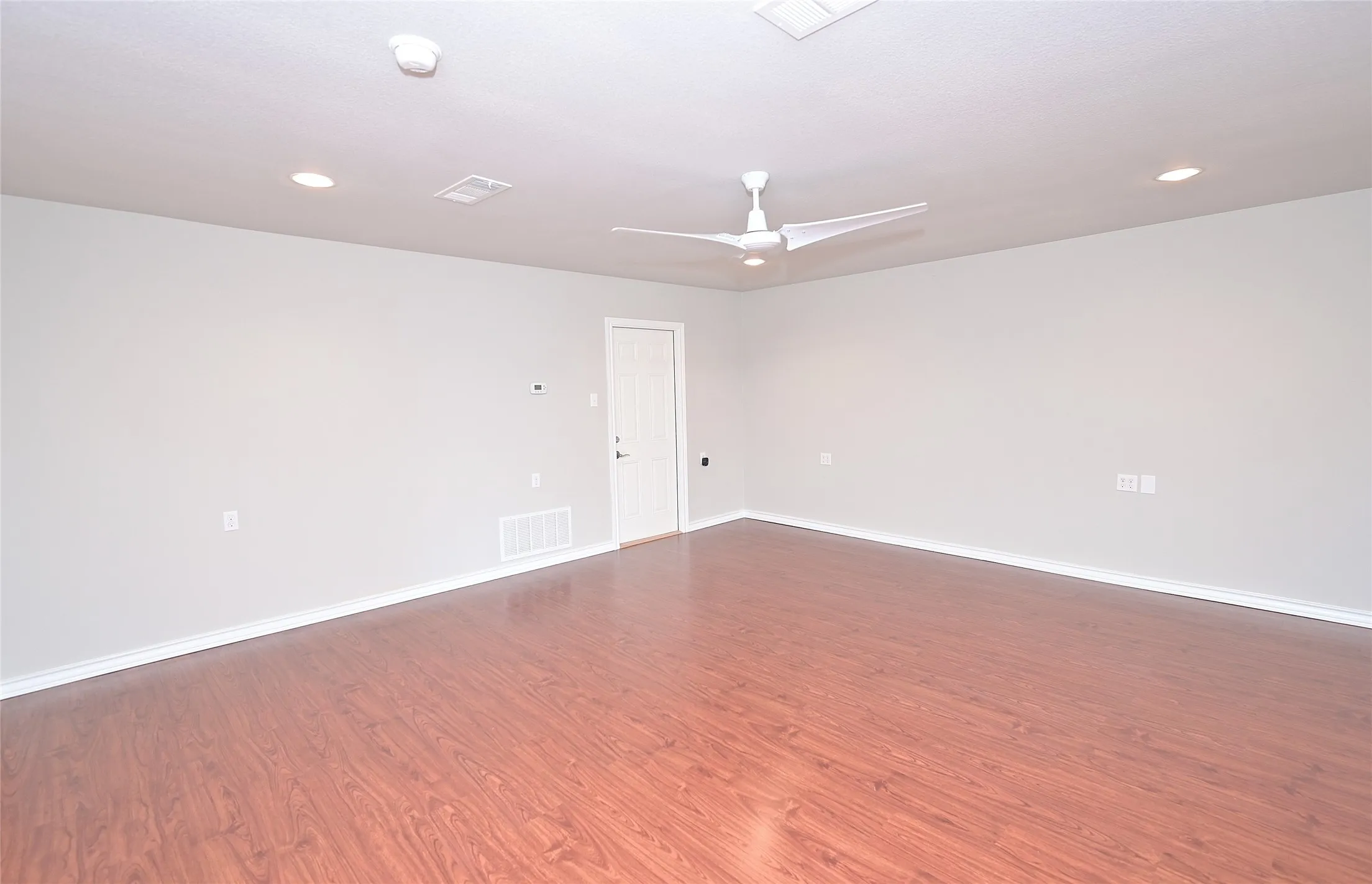 Single Family Residence For Sale in Tarrant County , 4649 Misty Ridge Drive, Fort Worth, Texas 76137, 3 Bedroom, 2 Bathroom, 2 Garage spaces, 1,922 Sqft, built in 1986, mls#21367451, Real Estate Agent in Fort Worth, Homes For Sale in Tarrant county, Homes For Sale in Fort Worth, Realtor in Fort Worth Texas, Real Estate Brokerage Independent Realty Texas, Luminita Cordes Realtor