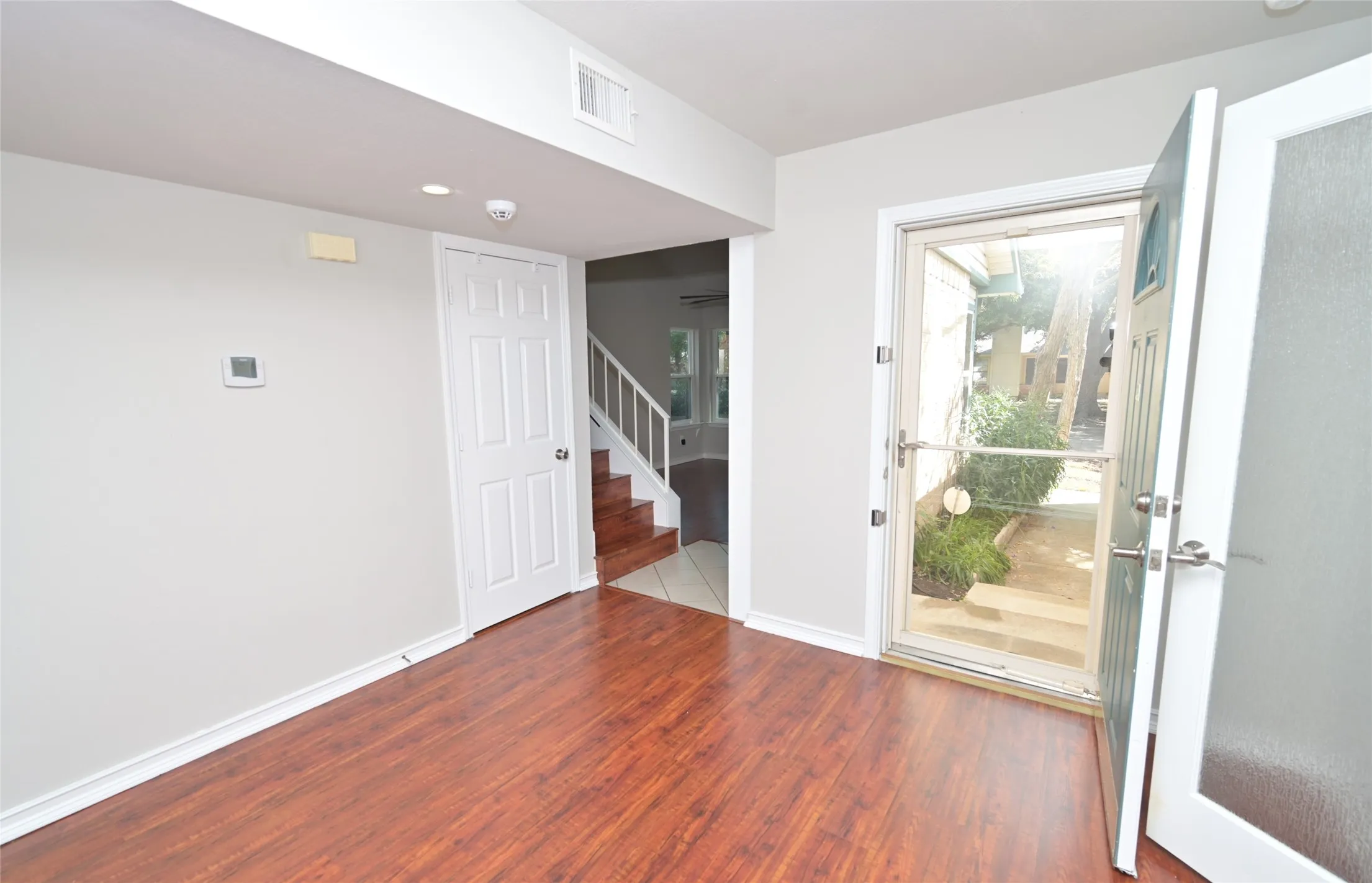 Front entry with storm door