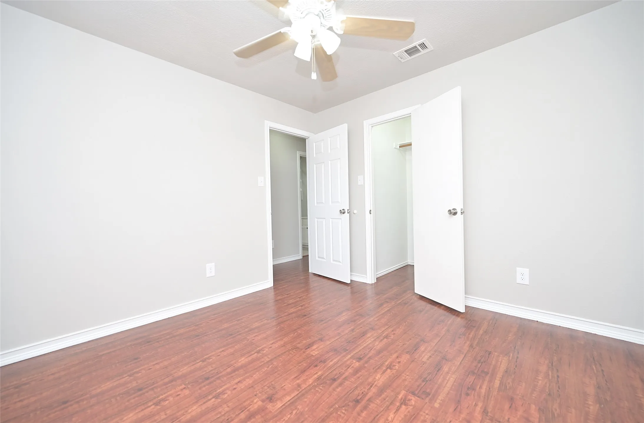 Single Family Residence For Sale in Tarrant County , 4649 Misty Ridge Drive, Fort Worth, Texas 76137, 3 Bedroom, 2 Bathroom, 2 Garage spaces, 1,922 Sqft, built in 1986, mls#21367451, Real Estate Agent in Fort Worth, Homes For Sale in Tarrant county, Homes For Sale in Fort Worth, Realtor in Fort Worth Texas, Real Estate Brokerage Independent Realty Texas, Luminita Cordes Realtor