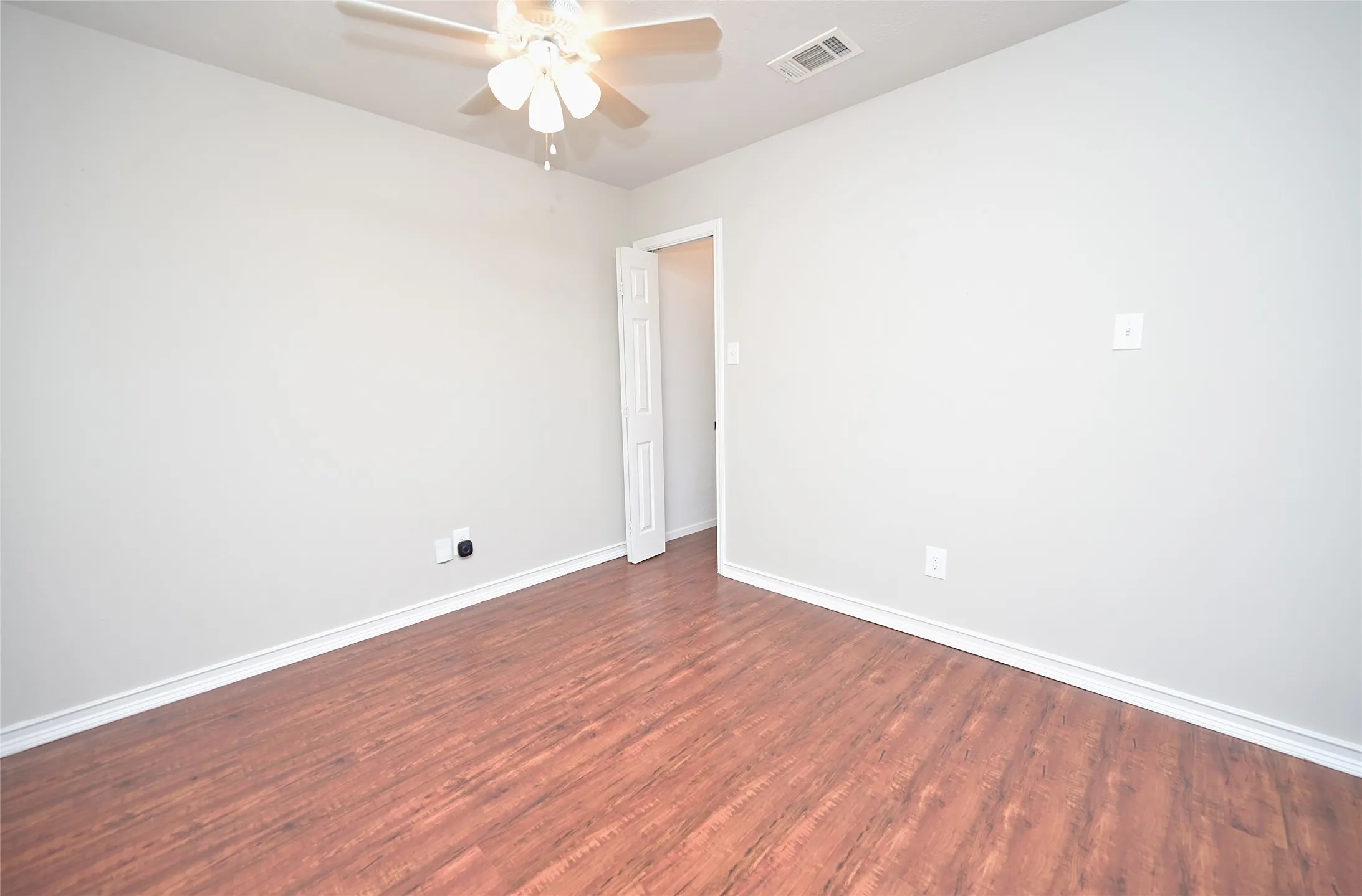 Single Family Residence For Sale in Tarrant County , 4649 Misty Ridge Drive, Fort Worth, Texas 76137, 3 Bedroom, 2 Bathroom, 2 Garage spaces, 1,922 Sqft, built in 1986, mls#21367451, Real Estate Agent in Fort Worth, Homes For Sale in Tarrant county, Homes For Sale in Fort Worth, Realtor in Fort Worth Texas, Real Estate Brokerage Independent Realty Texas, Luminita Cordes Realtor
