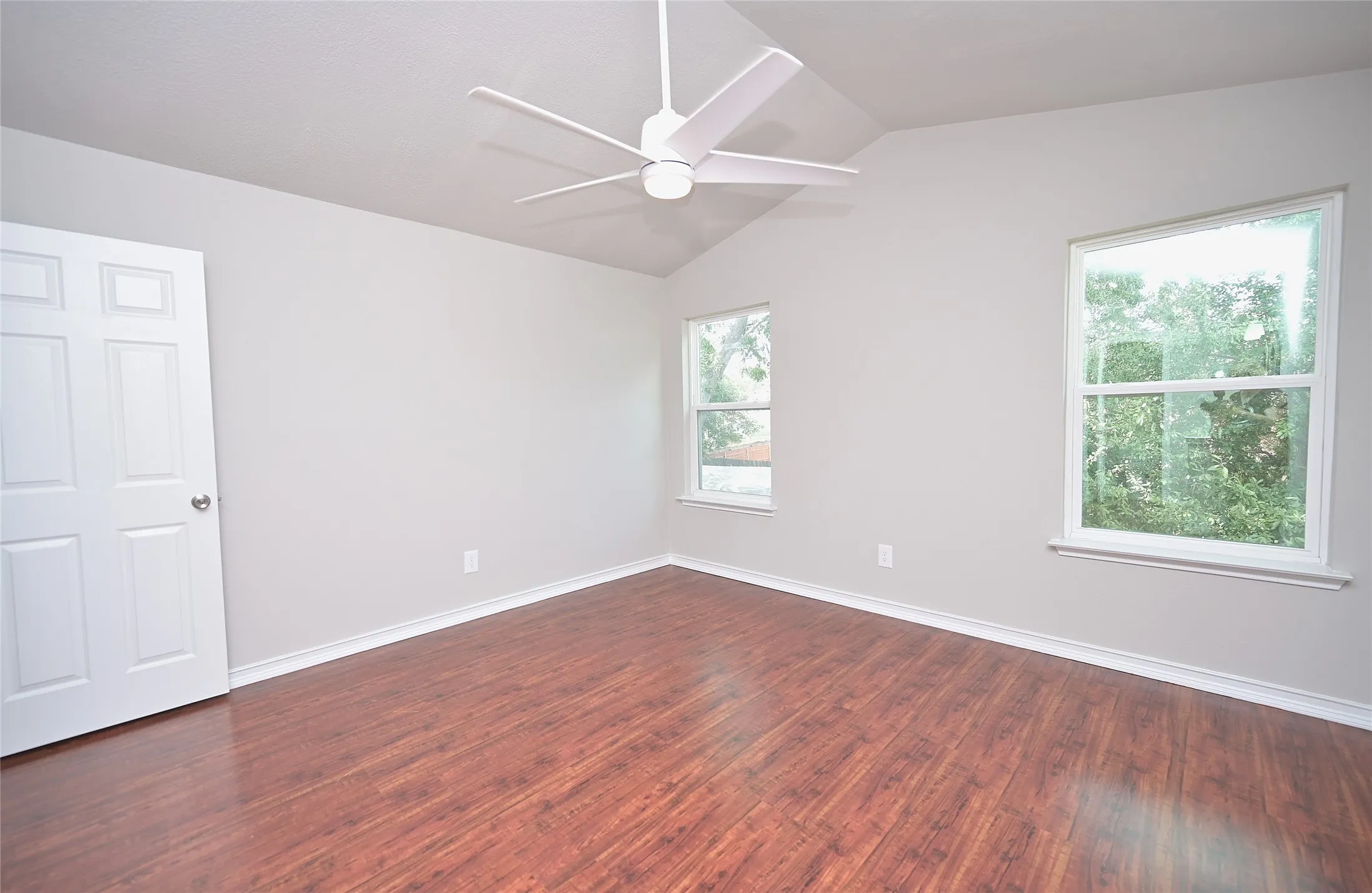 Single Family Residence For Sale in Tarrant County , 4649 Misty Ridge Drive, Fort Worth, Texas 76137, 3 Bedroom, 2 Bathroom, 2 Garage spaces, 1,922 Sqft, built in 1986, mls#21367451, Real Estate Agent in Fort Worth, Homes For Sale in Tarrant county, Homes For Sale in Fort Worth, Realtor in Fort Worth Texas, Real Estate Brokerage Independent Realty Texas, Luminita Cordes Realtor
