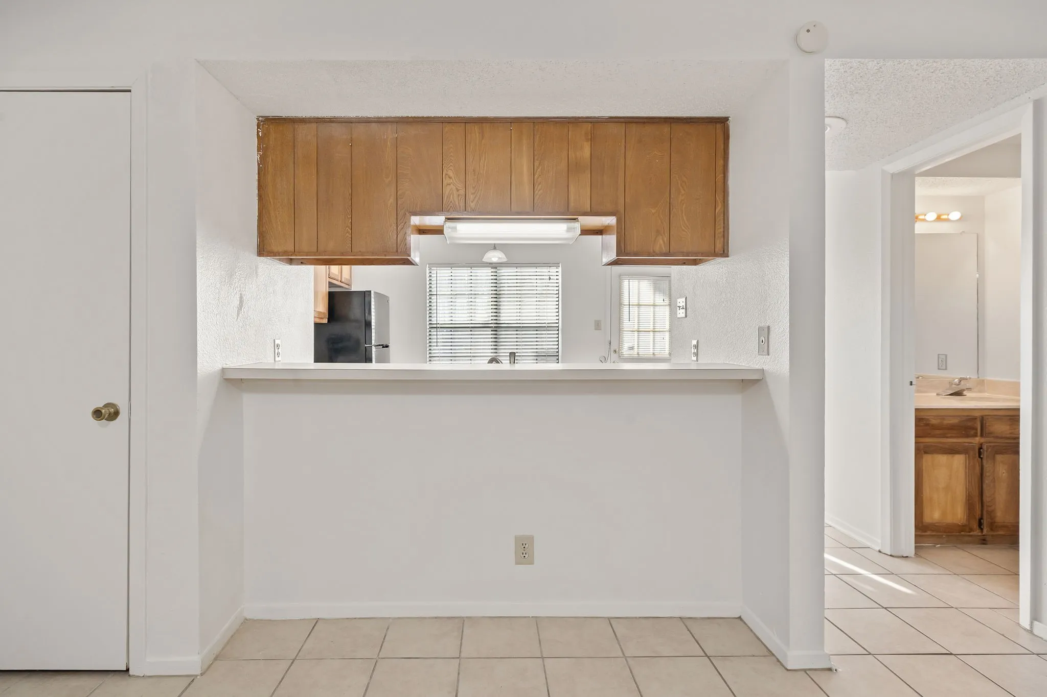 Condominium For Rent in Denton County , 929 W Hickory Street A2, Denton, Texas 76201, 2 Bedroom, 3 Bathroom, Garage spaces, 1,047 Sqft, built in 1985, mls#21366415, Real Estate Agent in Denton, Homes For Rent in Denton county, Homes For Rent in Denton, Realtor in Denton Texas, Real Estate Brokerage Independent Realty Texas, Luminita Cordes Realtor