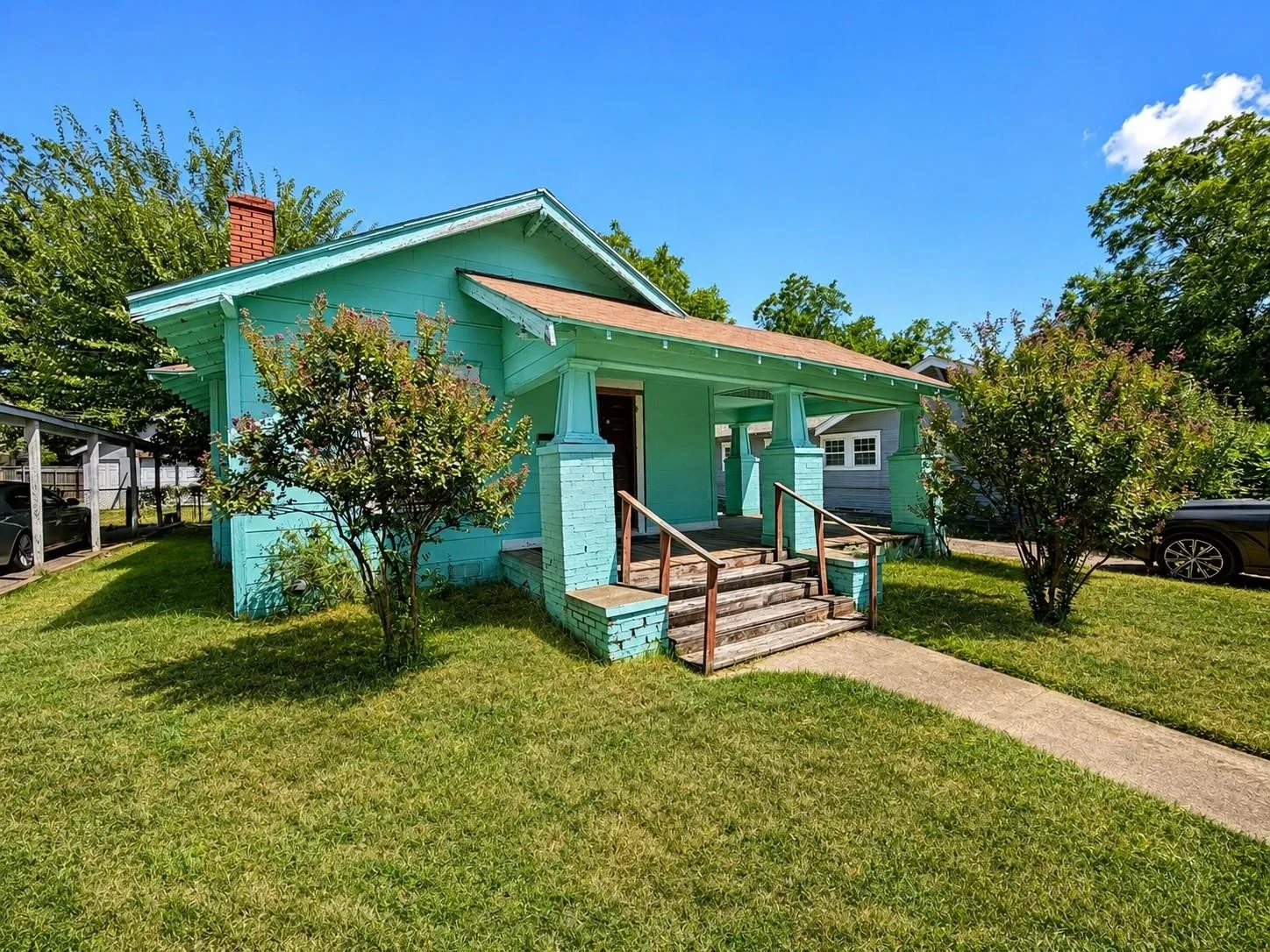 Single Family Residence For Sale in Dallas County , 707 W Brooklyn Avenue, Dallas, Texas 75208, 3 Bedroom, 1 Bathroom, Garage spaces, 1,350 Sqft, built in 1940, mls#21391304, Real Estate Agent in Dallas, Homes For Sale in Dallas county, Homes For Sale in Dallas, Realtor in Dallas Texas, Real Estate Brokerage Independent Realty Texas, Luminita Cordes Realtor