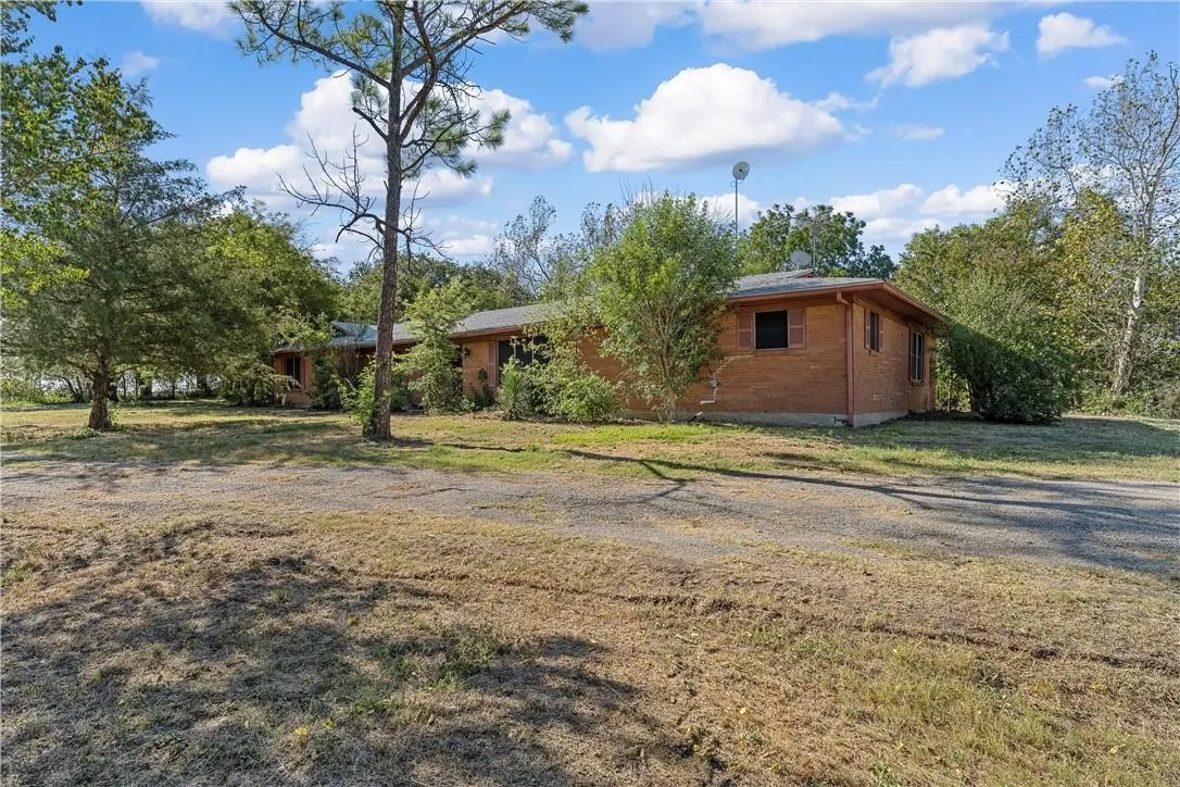 Unimproved Land For Sale in Falls County , 4961 HWY 6, Riesel, Texas 76682, 0, 0, Garage spaces, 0 Sqft, built in 1963, mls#21391316, Real Estate Agent in Riesel, Homes For Sale in Falls county, Homes For Sale in Riesel, Realtor in Riesel Texas, Real Estate Brokerage Independent Realty Texas, Luminita Cordes Realtor