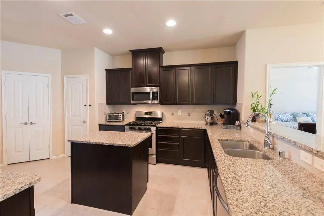 Single Family Residence For Rent in Collin County , 3514 Founders Way, Melissa, Texas 75454, 3 Bedroom, 2 Bathroom, 2 Garage spaces, 1,860 Sqft, built in 2015, mls#21391319, Real Estate Agent in Melissa, Homes For Rent in Collin county, Homes For Rent in Melissa, Realtor in Melissa Texas, Real Estate Brokerage Independent Realty Texas, Luminita Cordes Realtor