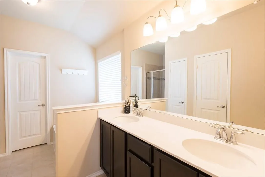 Single Family Residence For Rent in Collin County , 3514 Founders Way, Melissa, Texas 75454, 3 Bedroom, 2 Bathroom, 2 Garage spaces, 1,860 Sqft, built in 2015, mls#21391319, Real Estate Agent in Melissa, Homes For Rent in Collin county, Homes For Rent in Melissa, Realtor in Melissa Texas, Real Estate Brokerage Independent Realty Texas, Luminita Cordes Realtor