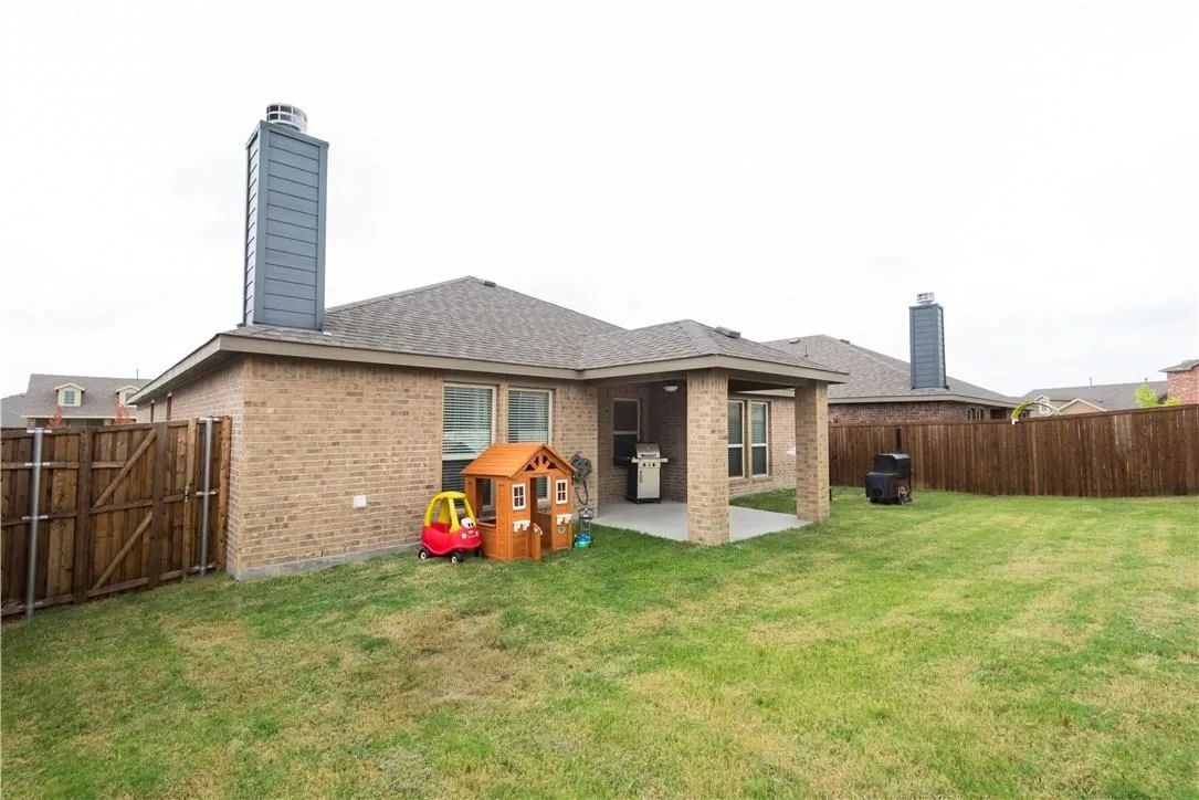Single Family Residence For Rent in Collin County , 3514 Founders Way, Melissa, Texas 75454, 3 Bedroom, 2 Bathroom, 2 Garage spaces, 1,860 Sqft, built in 2015, mls#21391319, Real Estate Agent in Melissa, Homes For Rent in Collin county, Homes For Rent in Melissa, Realtor in Melissa Texas, Real Estate Brokerage Independent Realty Texas, Luminita Cordes Realtor