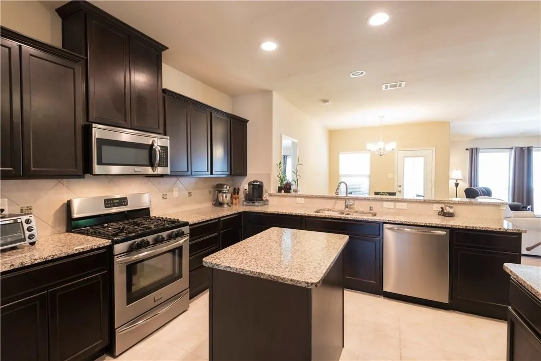 Single Family Residence For Rent in Collin County , 3514 Founders Way, Melissa, Texas 75454, 3 Bedroom, 2 Bathroom, 2 Garage spaces, 1,860 Sqft, built in 2015, mls#21391319, Real Estate Agent in Melissa, Homes For Rent in Collin county, Homes For Rent in Melissa, Realtor in Melissa Texas, Real Estate Brokerage Independent Realty Texas, Luminita Cordes Realtor