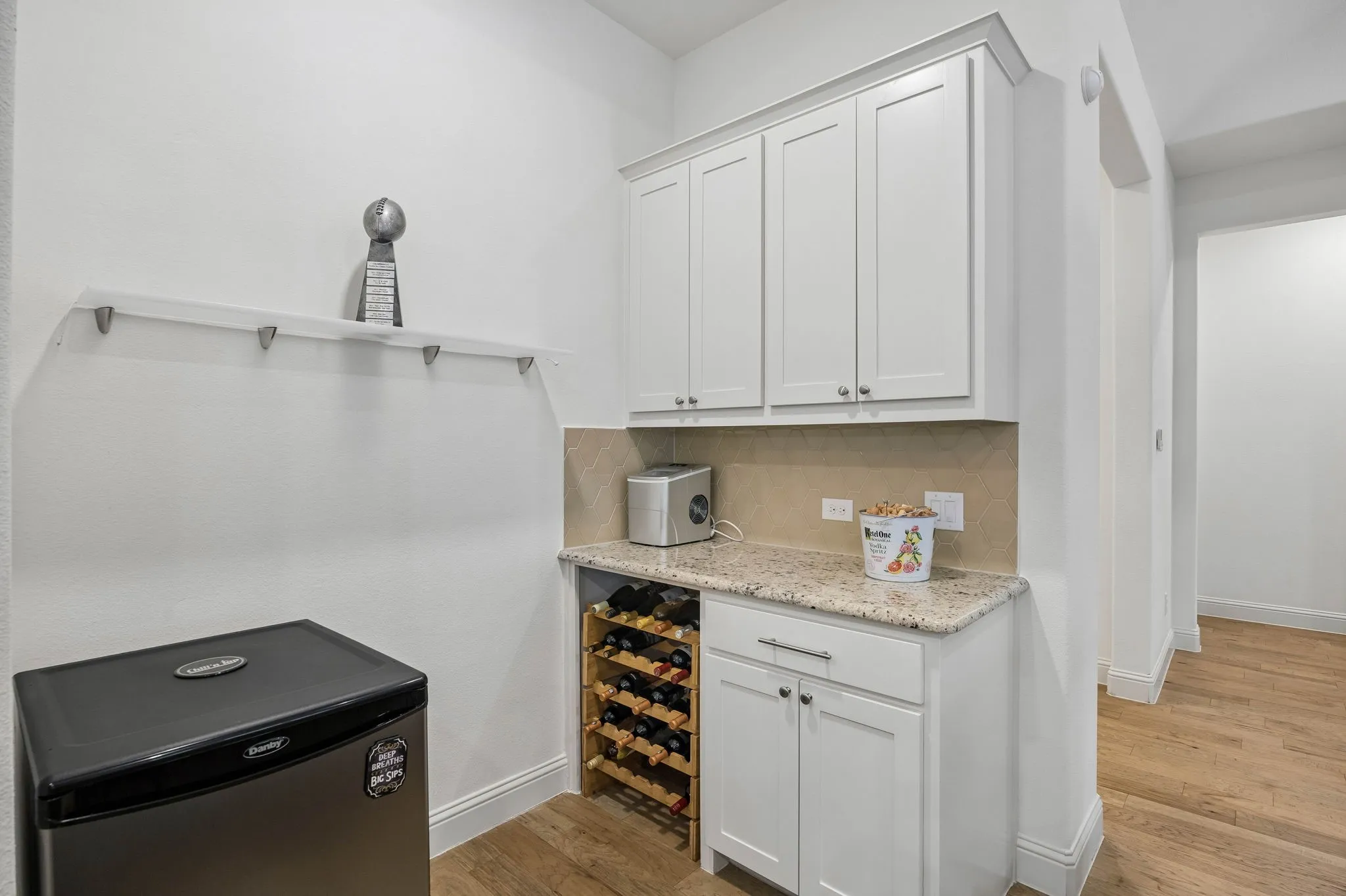 Single Family Residence For Sale in Denton County , 1713 Angus Drive, Little Elm, Texas 75068, 3 Bedroom, 3 Bathroom, 2 Garage spaces, 2,917 Sqft, built in 2018, mls#21391285, Real Estate Agent in Little Elm, Homes For Sale in Denton county, Homes For Sale in Little Elm, Realtor in Little Elm Texas, Real Estate Brokerage Independent Realty Texas, Luminita Cordes Realtor