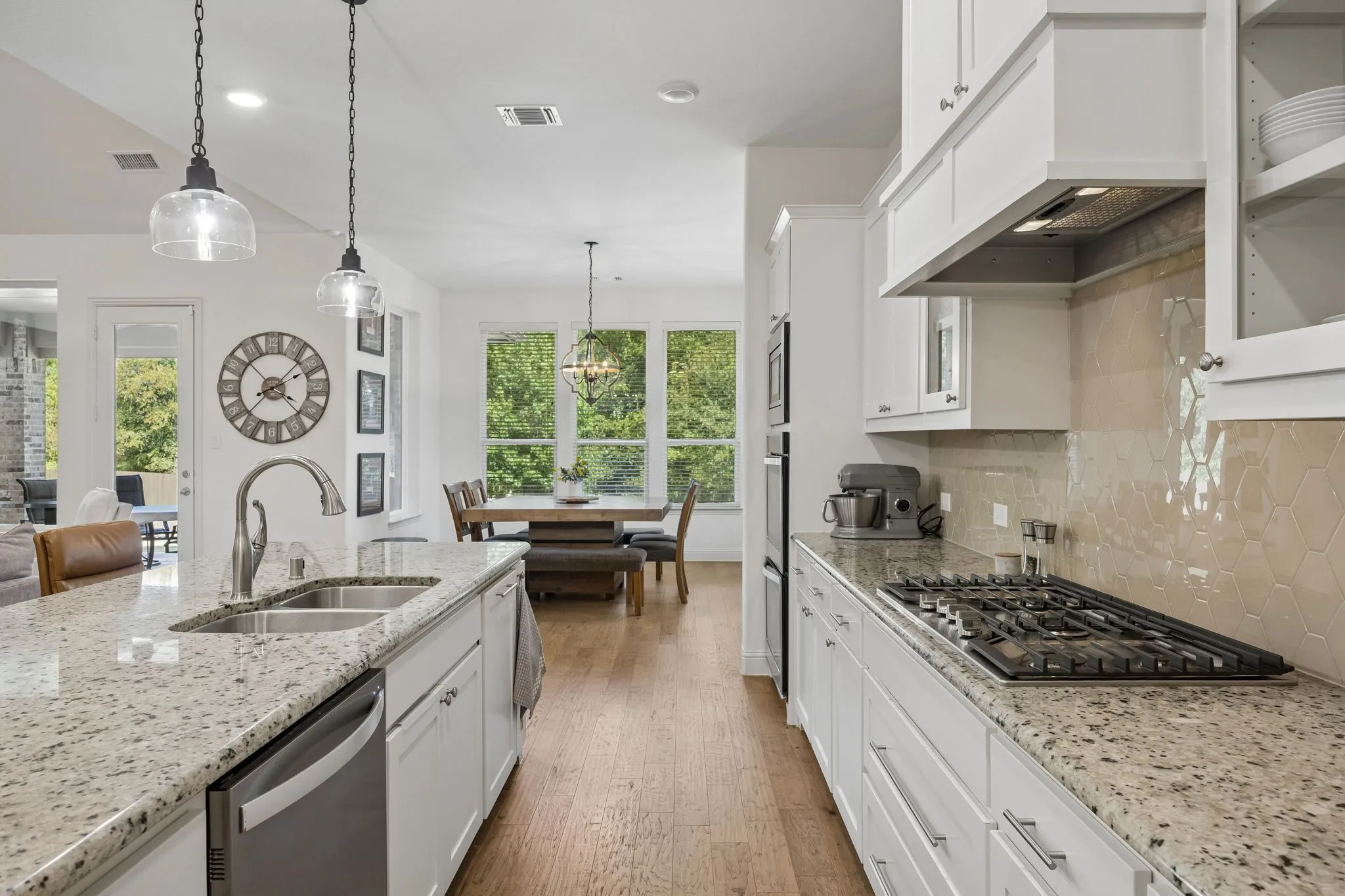 Single Family Residence For Sale in Denton County , 1713 Angus Drive, Little Elm, Texas 75068, 3 Bedroom, 3 Bathroom, 2 Garage spaces, 2,917 Sqft, built in 2018, mls#21391285, Real Estate Agent in Little Elm, Homes For Sale in Denton county, Homes For Sale in Little Elm, Realtor in Little Elm Texas, Real Estate Brokerage Independent Realty Texas, Luminita Cordes Realtor