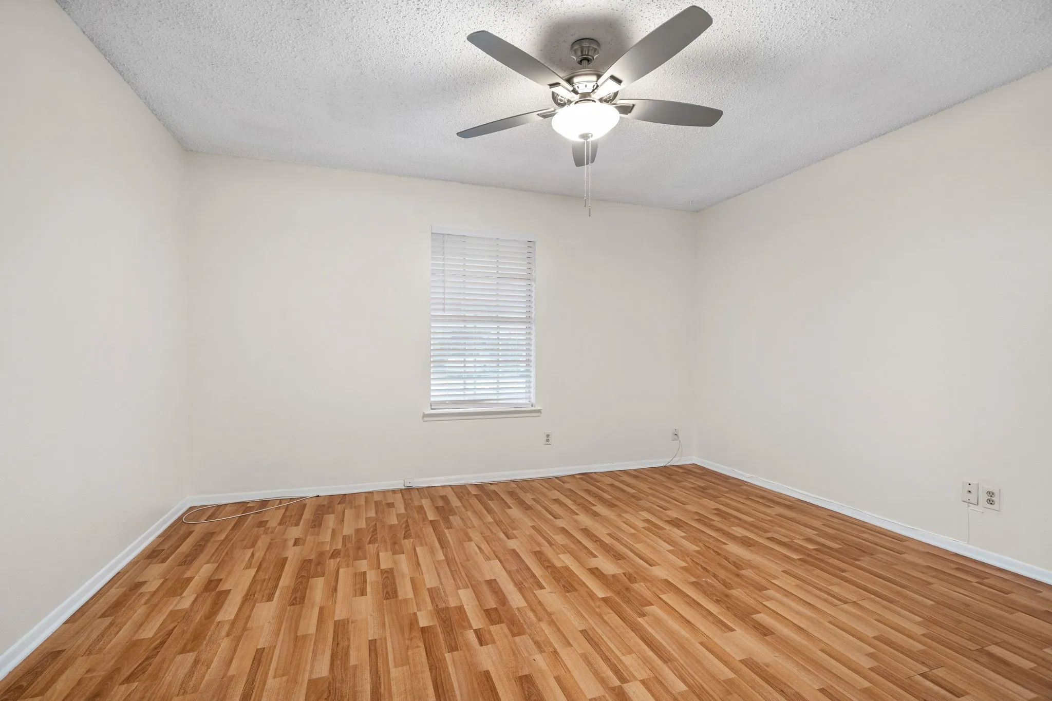 Quadruplex For Rent in Tarrant County , 726 E Pecan Street, Hurst, Texas 76053, 1 Bedroom, 1 Bathroom, Garage spaces, 788 Sqft, built in 1971, mls#21391321, Real Estate Agent in Hurst, Homes For Rent in Tarrant county, Homes For Rent in Hurst, Realtor in Hurst Texas, Real Estate Brokerage Independent Realty Texas, Luminita Cordes Realtor