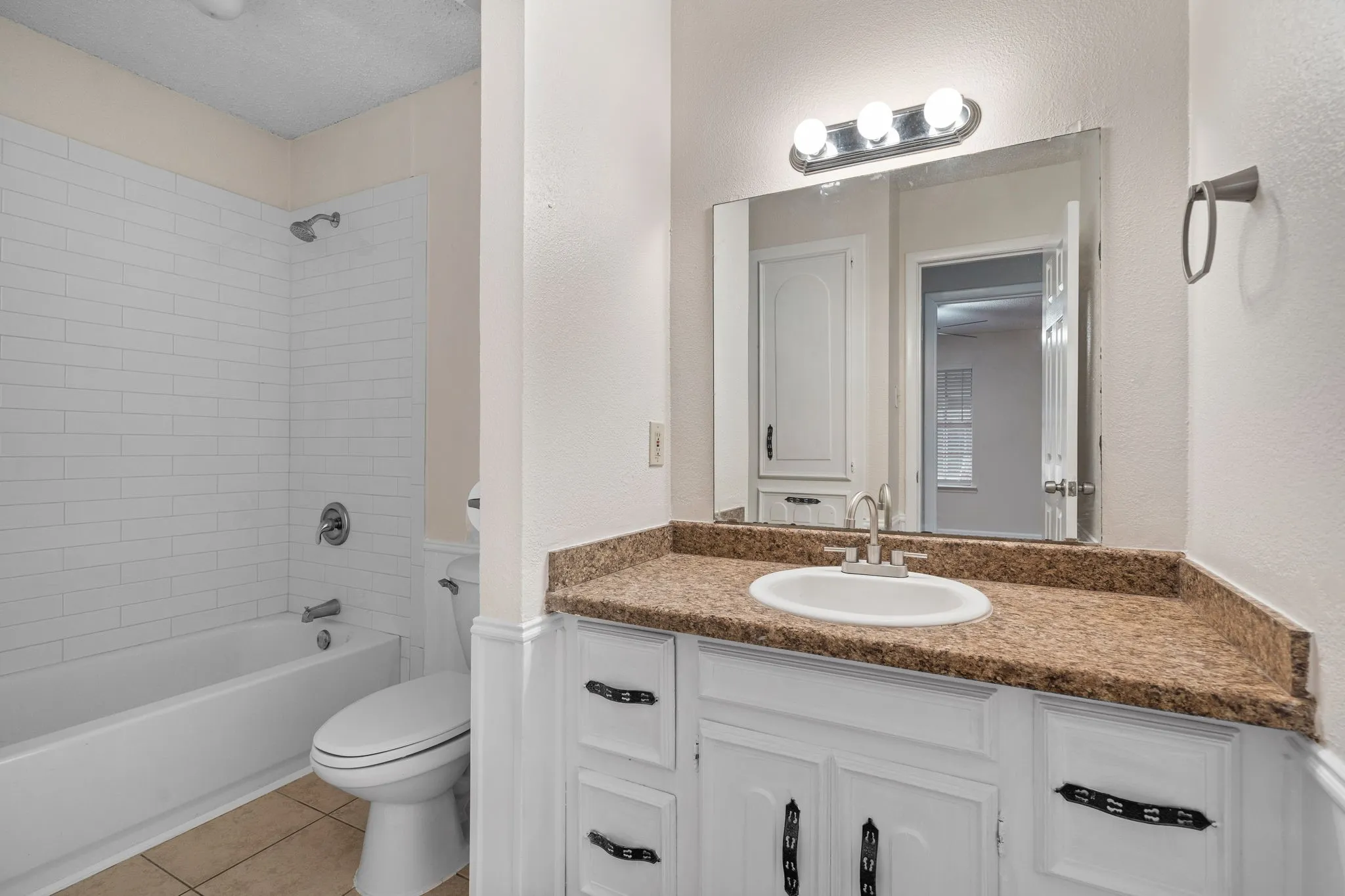 Quadruplex For Rent in Tarrant County , 726 E Pecan Street, Hurst, Texas 76053, 1 Bedroom, 1 Bathroom, Garage spaces, 788 Sqft, built in 1971, mls#21391321, Real Estate Agent in Hurst, Homes For Rent in Tarrant county, Homes For Rent in Hurst, Realtor in Hurst Texas, Real Estate Brokerage Independent Realty Texas, Luminita Cordes Realtor