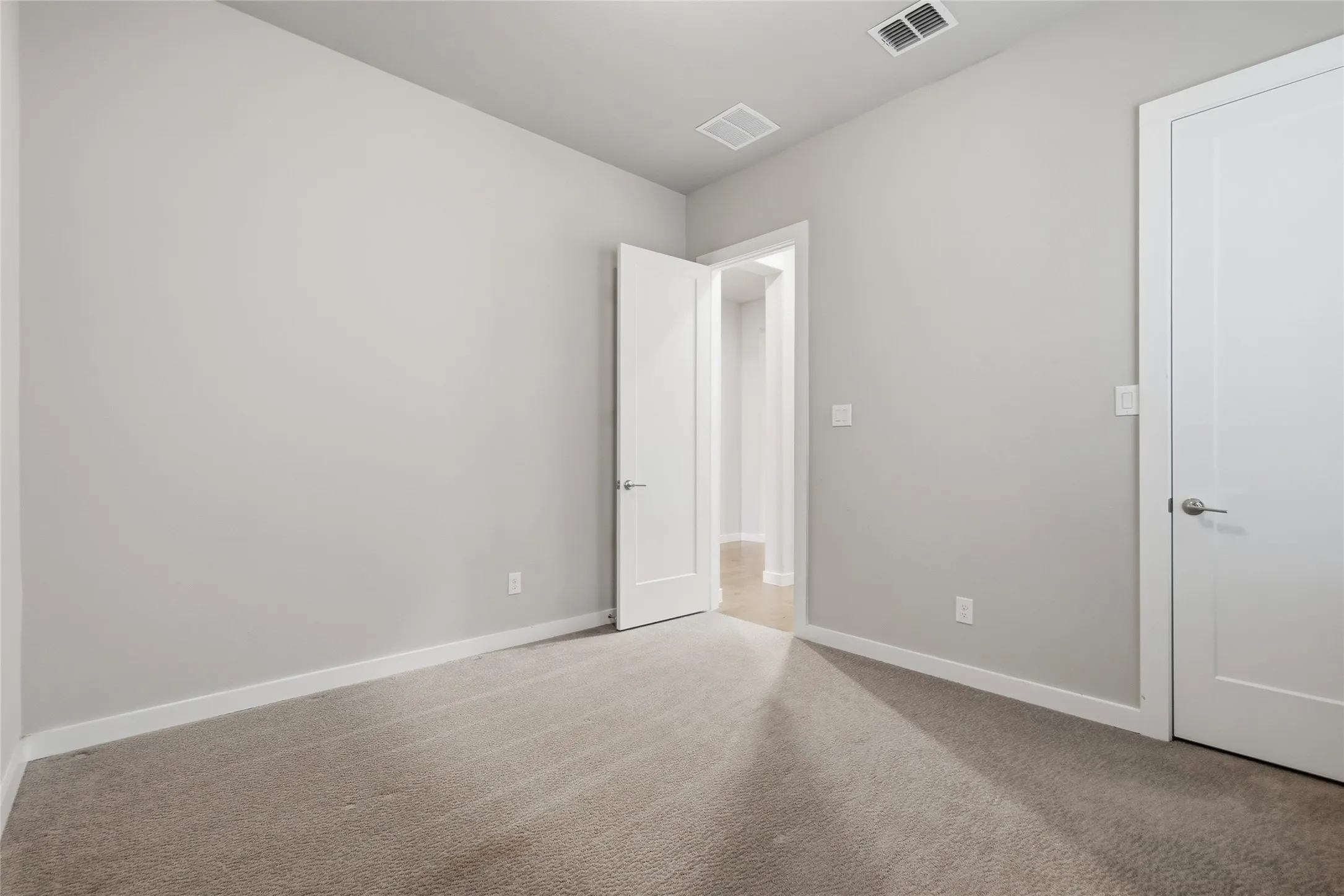 Single Family Residence For Sale in Denton County , 3681 Hollow Pine Drive, Frisco, Texas 75033, 4 Bedroom, 3 Bathroom, 2 Garage spaces, 3,186 Sqft, built in 2022, mls#21391324, Real Estate Agent in Frisco, Homes For Sale in Denton county, Homes For Sale in Frisco, Realtor in Frisco Texas, Real Estate Brokerage Independent Realty Texas, Luminita Cordes Realtor
