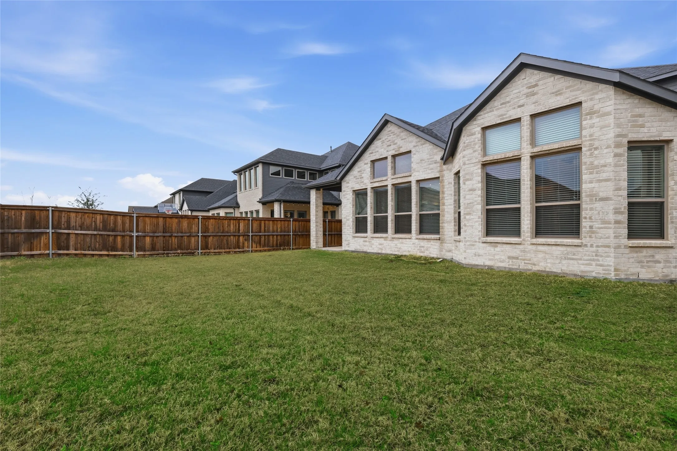 Single Family Residence For Sale in Denton County , 3681 Hollow Pine Drive, Frisco, Texas 75033, 4 Bedroom, 3 Bathroom, 2 Garage spaces, 3,186 Sqft, built in 2022, mls#21391324, Real Estate Agent in Frisco, Homes For Sale in Denton county, Homes For Sale in Frisco, Realtor in Frisco Texas, Real Estate Brokerage Independent Realty Texas, Luminita Cordes Realtor