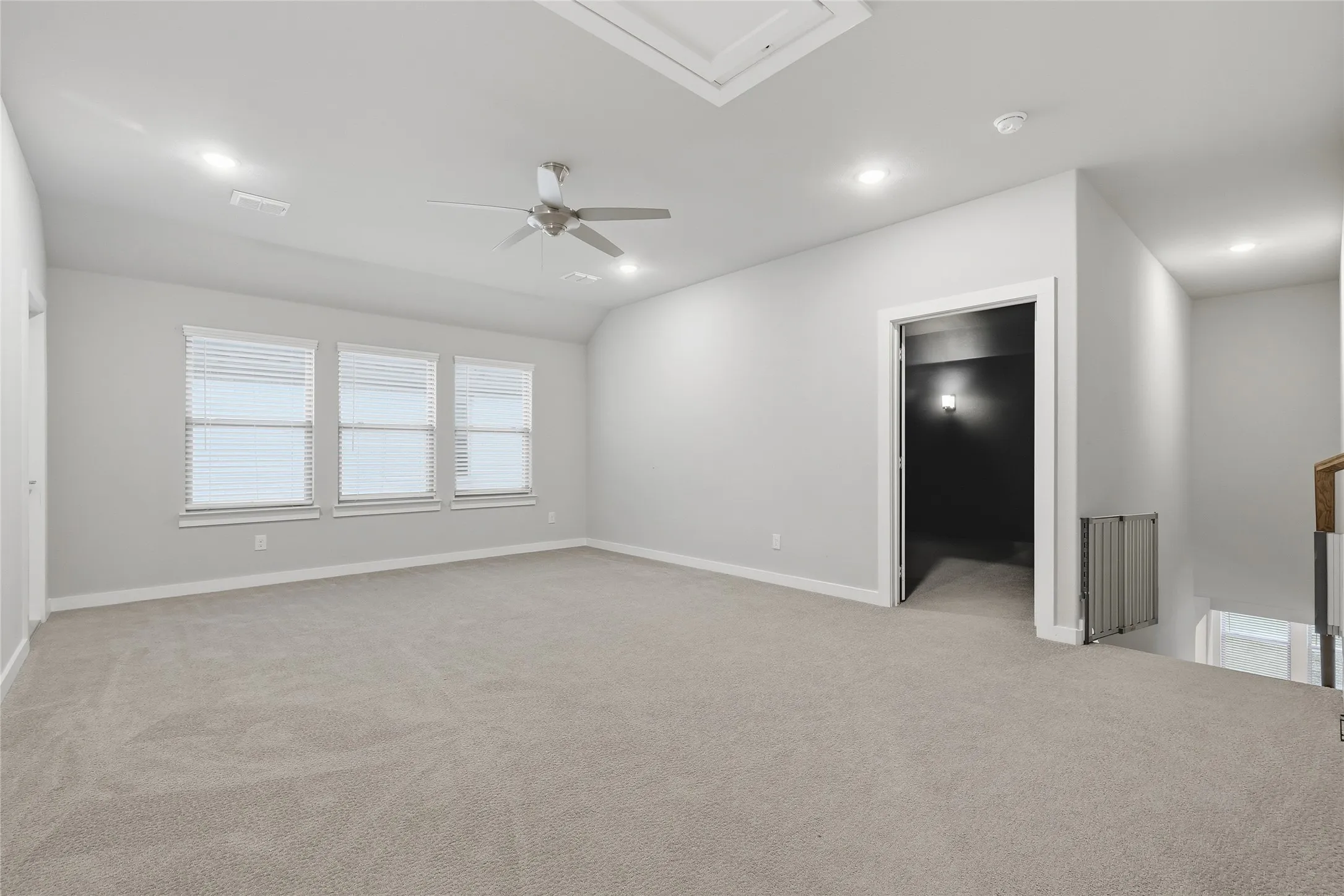 Single Family Residence For Sale in Denton County , 3681 Hollow Pine Drive, Frisco, Texas 75033, 4 Bedroom, 3 Bathroom, 2 Garage spaces, 3,186 Sqft, built in 2022, mls#21391324, Real Estate Agent in Frisco, Homes For Sale in Denton county, Homes For Sale in Frisco, Realtor in Frisco Texas, Real Estate Brokerage Independent Realty Texas, Luminita Cordes Realtor