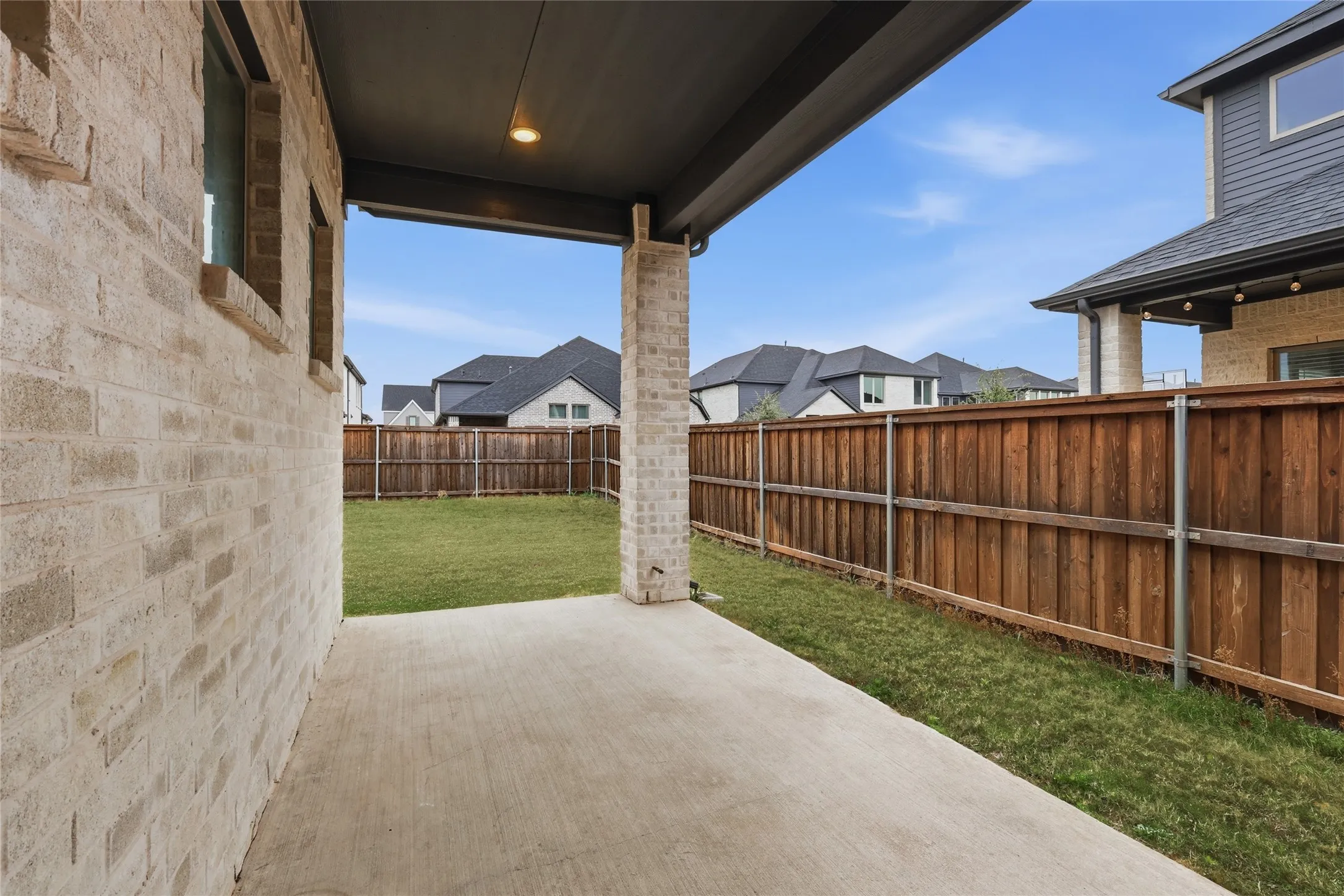 Single Family Residence For Sale in Denton County , 3681 Hollow Pine Drive, Frisco, Texas 75033, 4 Bedroom, 3 Bathroom, 2 Garage spaces, 3,186 Sqft, built in 2022, mls#21391324, Real Estate Agent in Frisco, Homes For Sale in Denton county, Homes For Sale in Frisco, Realtor in Frisco Texas, Real Estate Brokerage Independent Realty Texas, Luminita Cordes Realtor