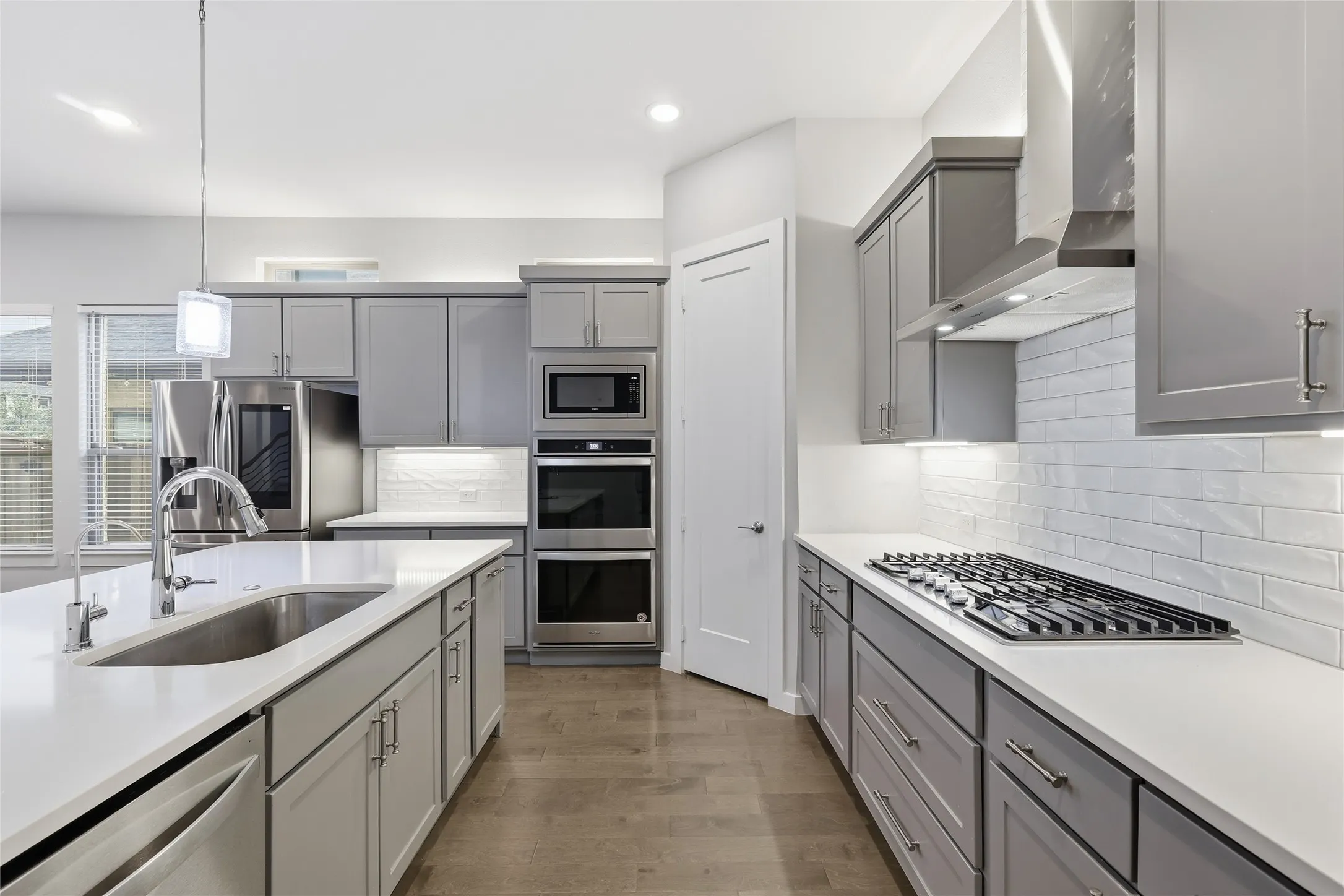 Single Family Residence For Sale in Denton County , 3681 Hollow Pine Drive, Frisco, Texas 75033, 4 Bedroom, 3 Bathroom, 2 Garage spaces, 3,186 Sqft, built in 2022, mls#21391324, Real Estate Agent in Frisco, Homes For Sale in Denton county, Homes For Sale in Frisco, Realtor in Frisco Texas, Real Estate Brokerage Independent Realty Texas, Luminita Cordes Realtor
