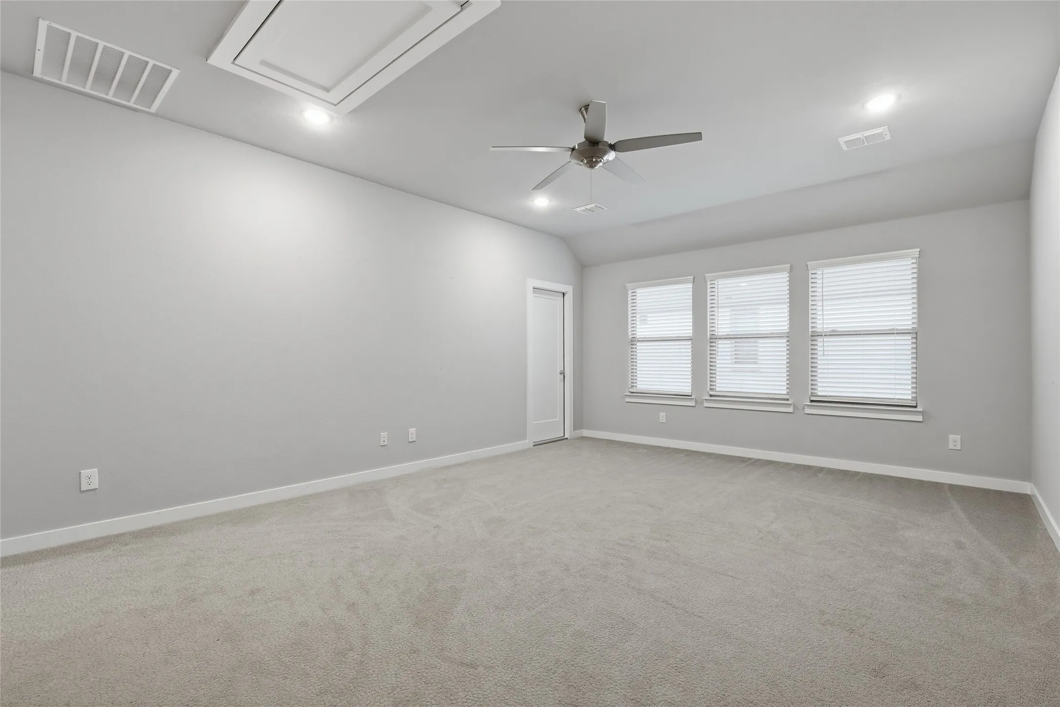 Single Family Residence For Sale in Denton County , 3681 Hollow Pine Drive, Frisco, Texas 75033, 4 Bedroom, 3 Bathroom, 2 Garage spaces, 3,186 Sqft, built in 2022, mls#21391324, Real Estate Agent in Frisco, Homes For Sale in Denton county, Homes For Sale in Frisco, Realtor in Frisco Texas, Real Estate Brokerage Independent Realty Texas, Luminita Cordes Realtor