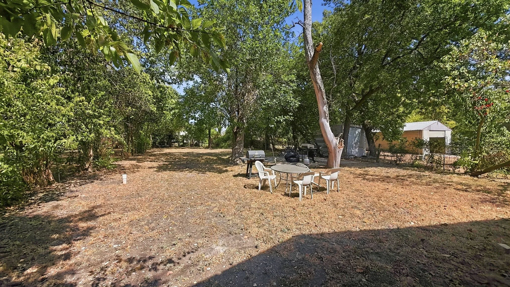 Single Family Residence For Sale in Dallas County , 4722 Ramona Avenue, Dallas, Texas 75216, 2 Bedroom, 1 Bathroom, Garage spaces, 673 Sqft, built in 1947, mls#21391325, Real Estate Agent in Dallas, Homes For Sale in Dallas county, Homes For Sale in Dallas, Realtor in Dallas Texas, Real Estate Brokerage Independent Realty Texas, Luminita Cordes Realtor