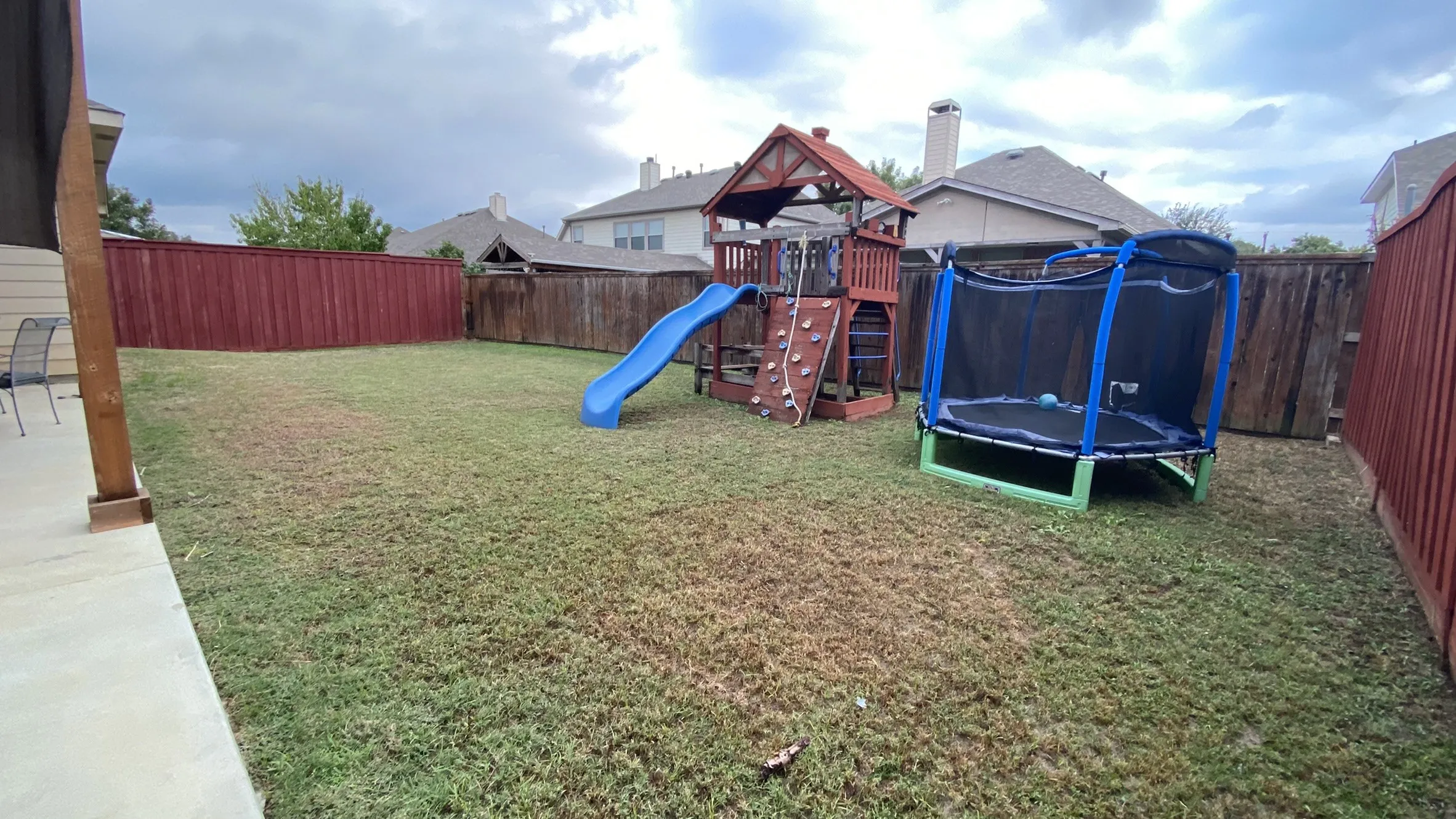 Single Family Residence For Rent in Dallas County , 835 Roaring Springs Road, Grand Prairie, Texas 75052, 3 Bedroom, 2 Bathroom, 2 Garage spaces, 2,201 Sqft, built in 2004, mls#21391330, Real Estate Agent in Grand Prairie, Homes For Rent in Dallas county, Homes For Rent in Grand Prairie, Realtor in Grand Prairie Texas, Real Estate Brokerage Independent Realty Texas, Luminita Cordes Realtor