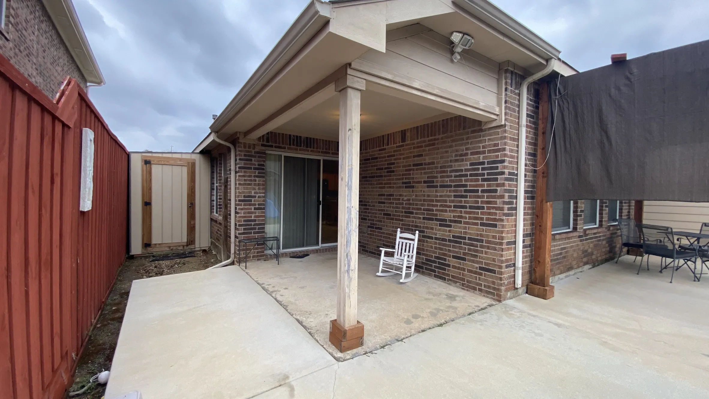 Single Family Residence For Rent in Dallas County , 835 Roaring Springs Road, Grand Prairie, Texas 75052, 3 Bedroom, 2 Bathroom, 2 Garage spaces, 2,201 Sqft, built in 2004, mls#21391330, Real Estate Agent in Grand Prairie, Homes For Rent in Dallas county, Homes For Rent in Grand Prairie, Realtor in Grand Prairie Texas, Real Estate Brokerage Independent Realty Texas, Luminita Cordes Realtor