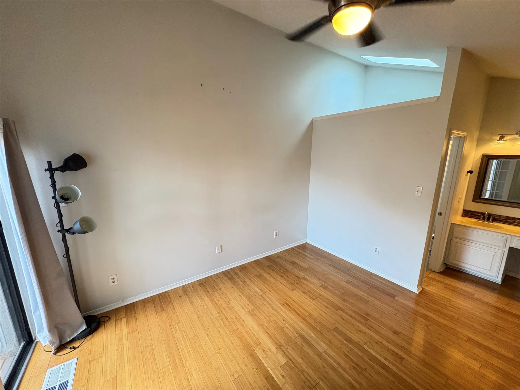 Condominium For Rent in Collin County , 4242 N Capistrano Drive 145, Dallas, Texas 75287, 2 Bedroom, 2 Bathroom, 1 Garage spaces, 1,217 Sqft, built in 1986, mls#21391332, Real Estate Agent in Dallas, Homes For Rent in Collin county, Homes For Rent in Dallas, Realtor in Dallas Texas, Real Estate Brokerage Independent Realty Texas, Luminita Cordes Realtor